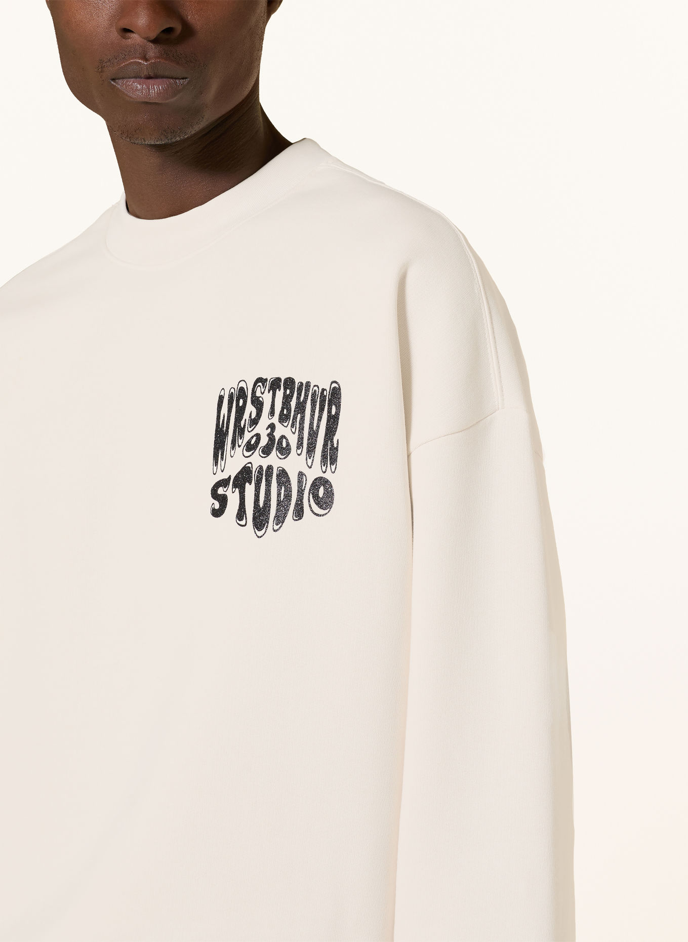 WRSTBHVR Sweatshirt FLYNN V2: CREME / SCHWARZ