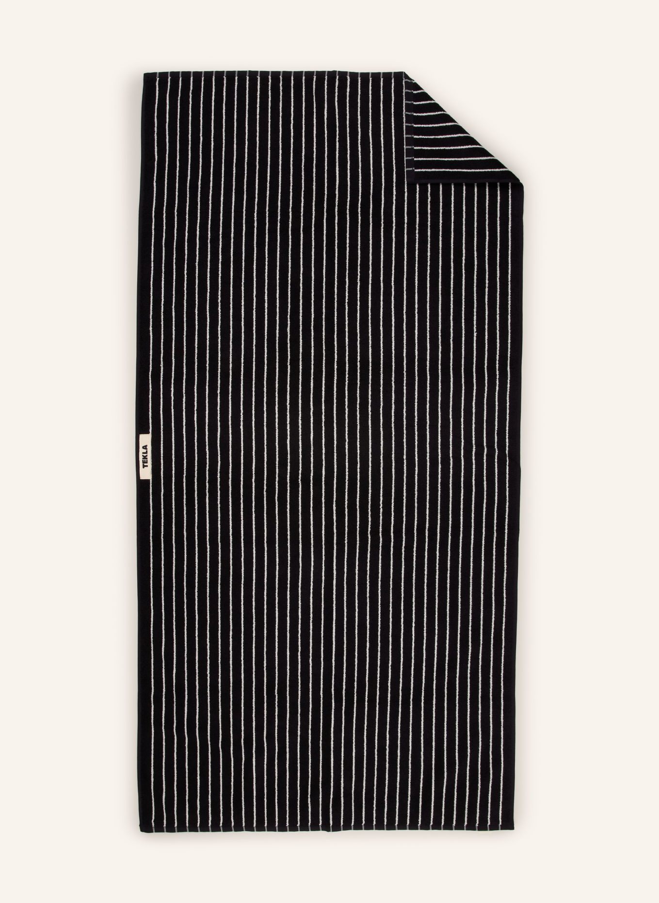 TEKLA Serviette de douche: NOIR / BLANC