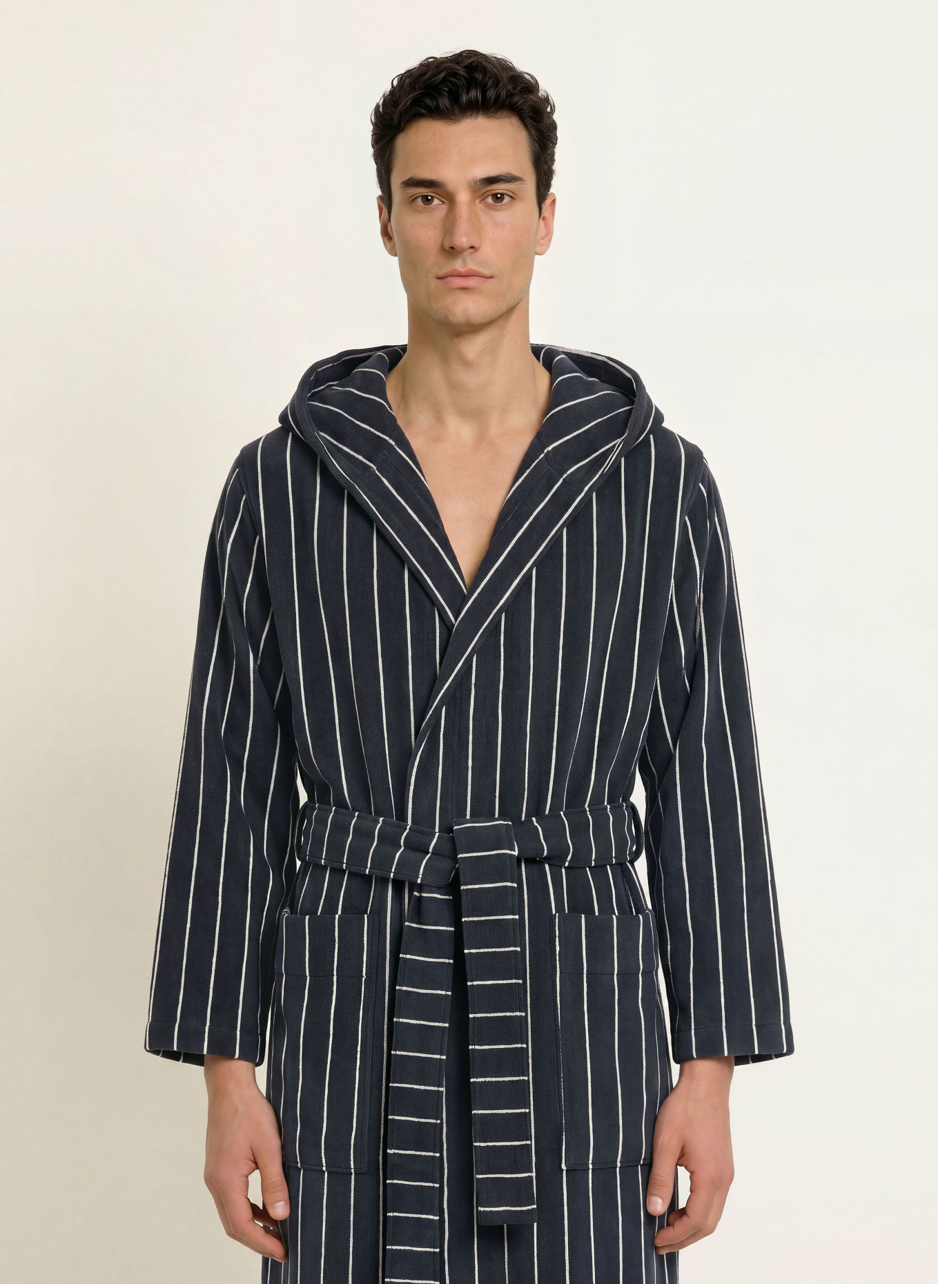 TEKLA ANTWERP Unisex Hooded Bathrobe: BLACK / WHITE