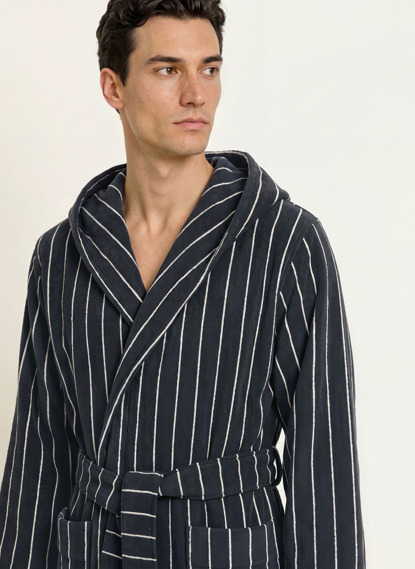 TEKLA ANTWERP Unisex Hooded Bathrobe: BLACK / WHITE