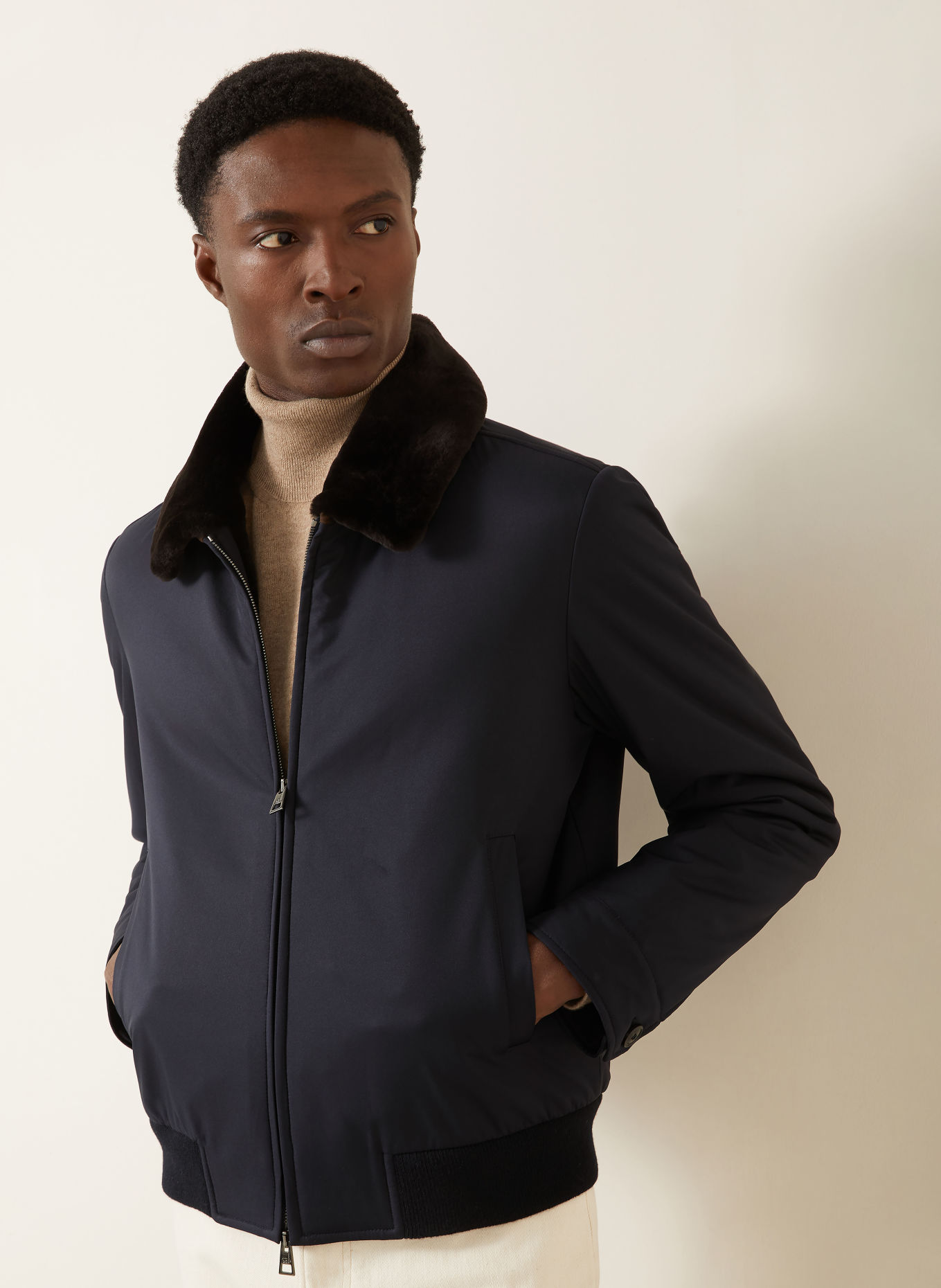 manzoni 24 Jacke mit Kunstfell: DUNKELBLAU / SCHWARZ