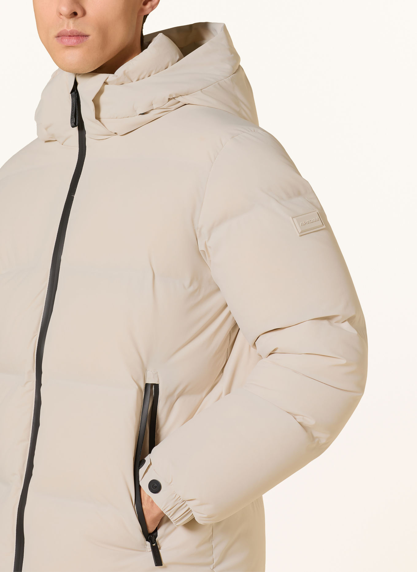 ALPHATAURI ODORU Down Jacket with Detachable Hood: CREAM