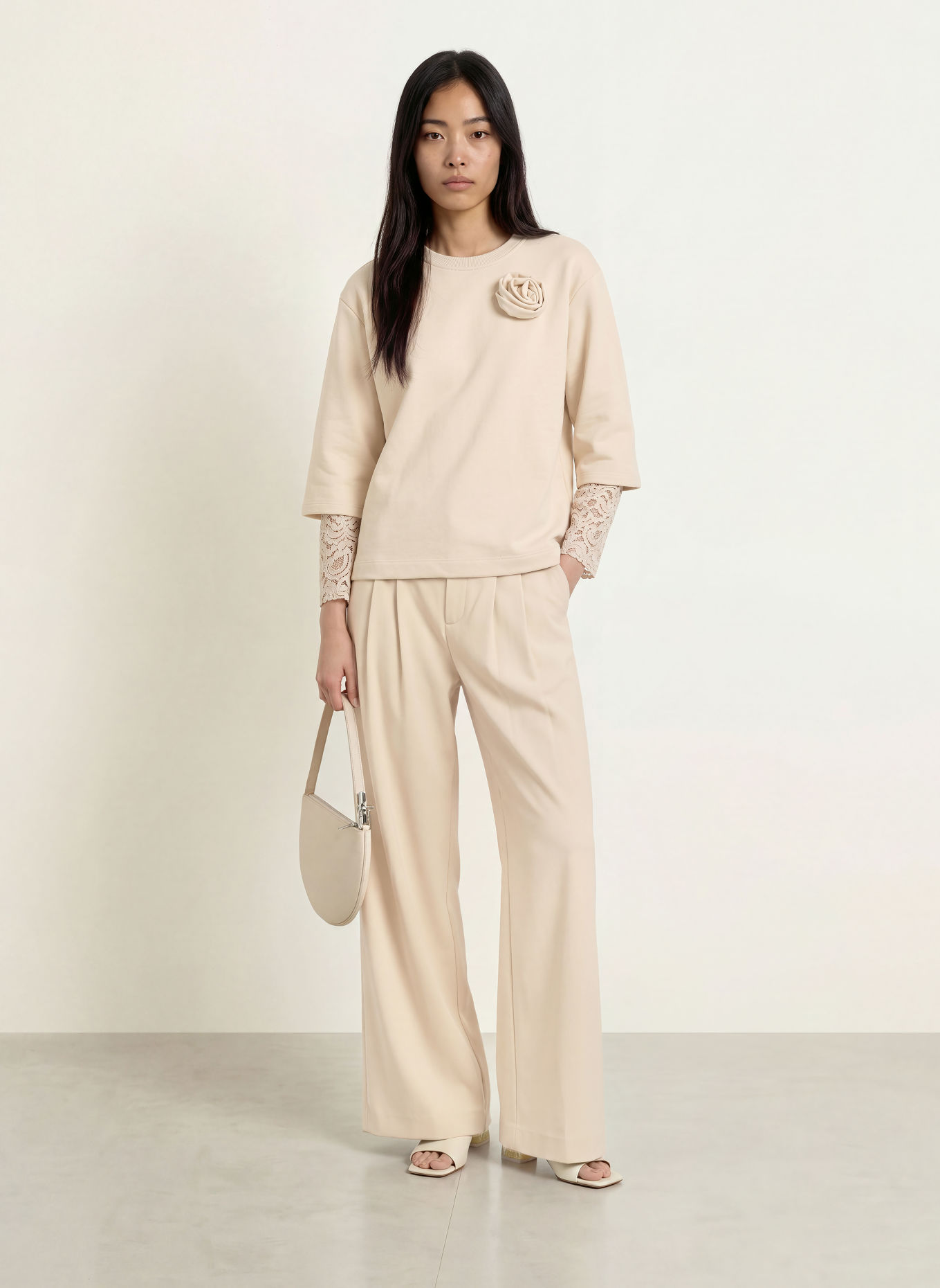 MORE & MORE Sweatshirt with lace: BEIGE