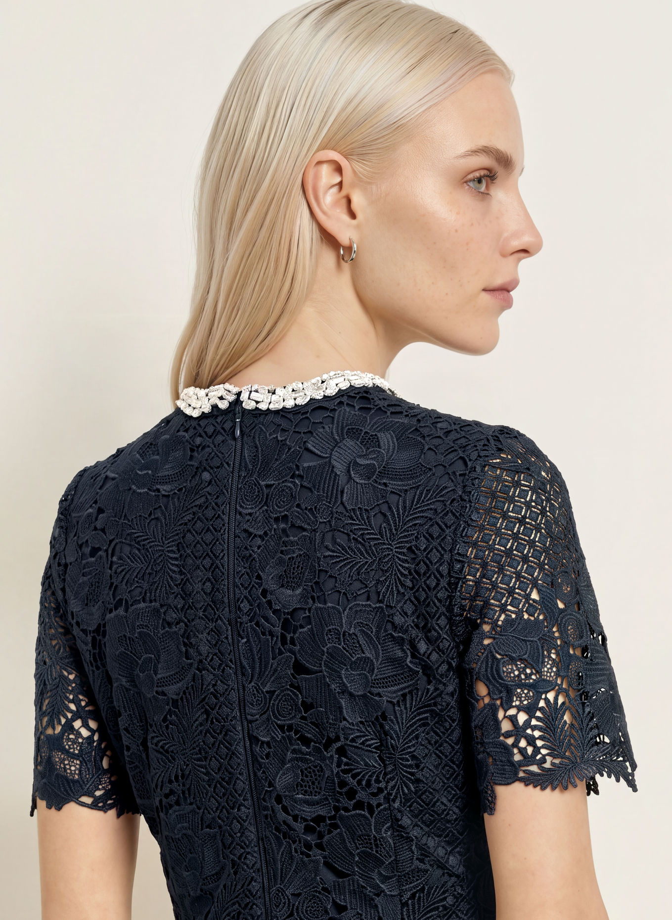Phase Eight Kanten jurk ELOISE met siersteentjes: DONKERBLAUW / WITGOUD