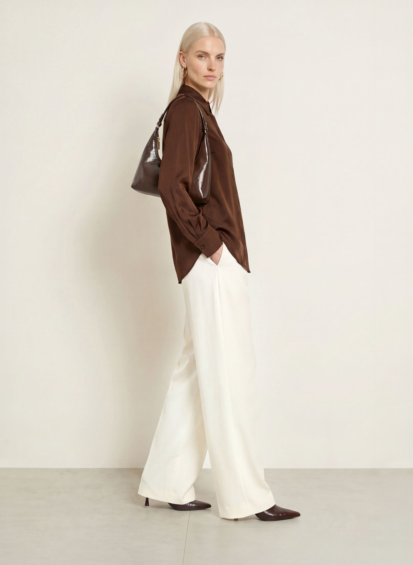 Phase Eight Satijn-overhemdblouse NOVIE: MARRON FONCÉ