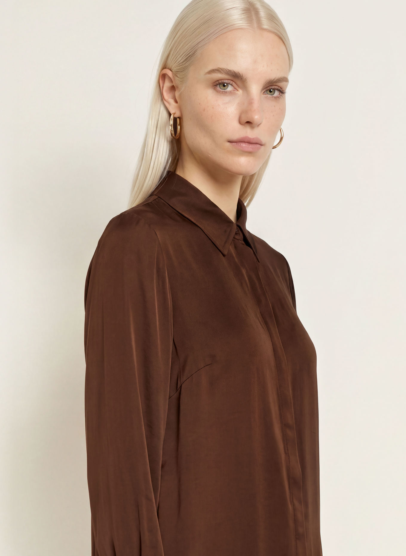 Phase Eight Satijn-overhemdblouse NOVIE: MARRON FONCÉ