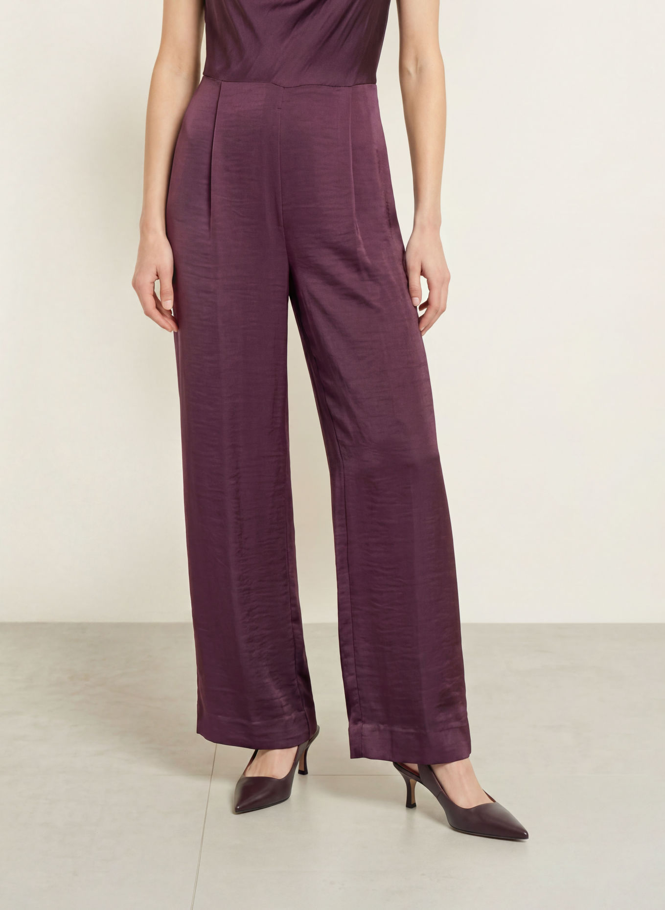 Phase Eight Combinaison en satin AVRIL: ROUGE FONCÉ / OR