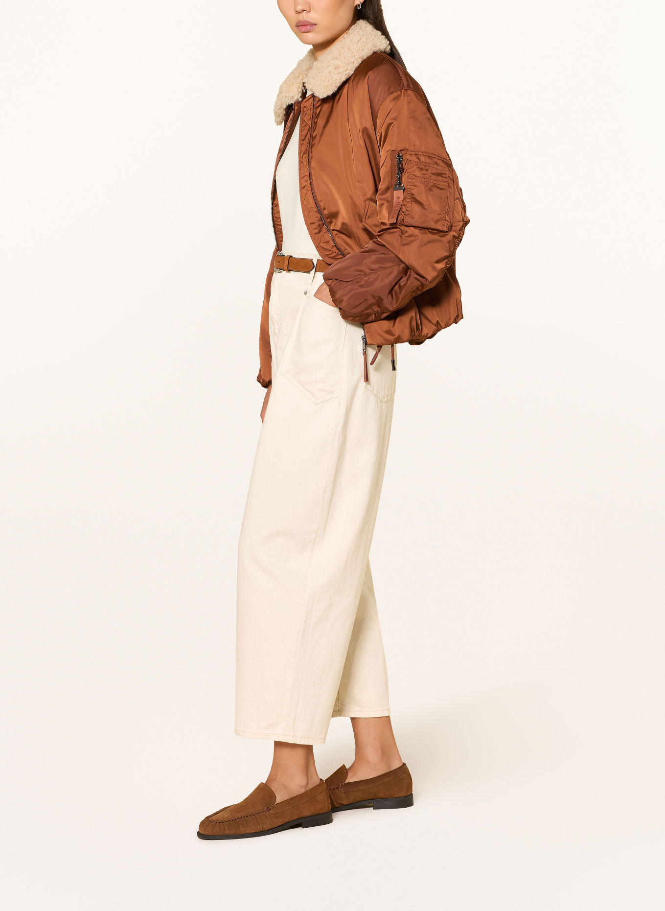 s.Oliver Barrel Jeans: 81Z8 BROWN
