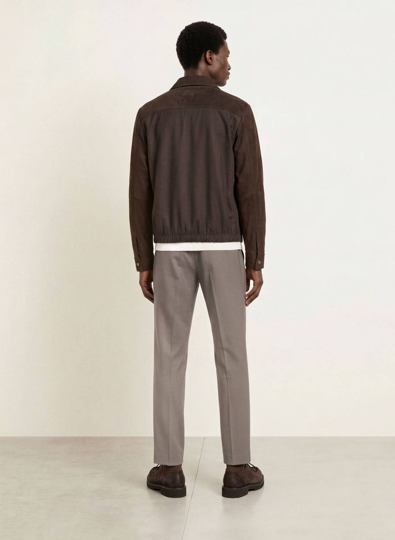 REISS Kalhoty FOUND Slim Fit: HNĚDÁ