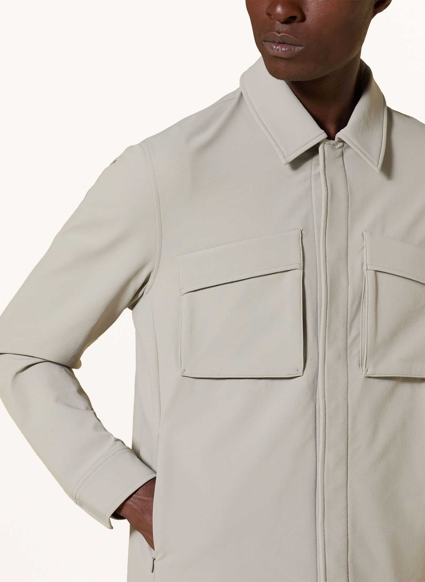 REISS Overshirt DIVIDE: SVĚTLE ŠEDÁ