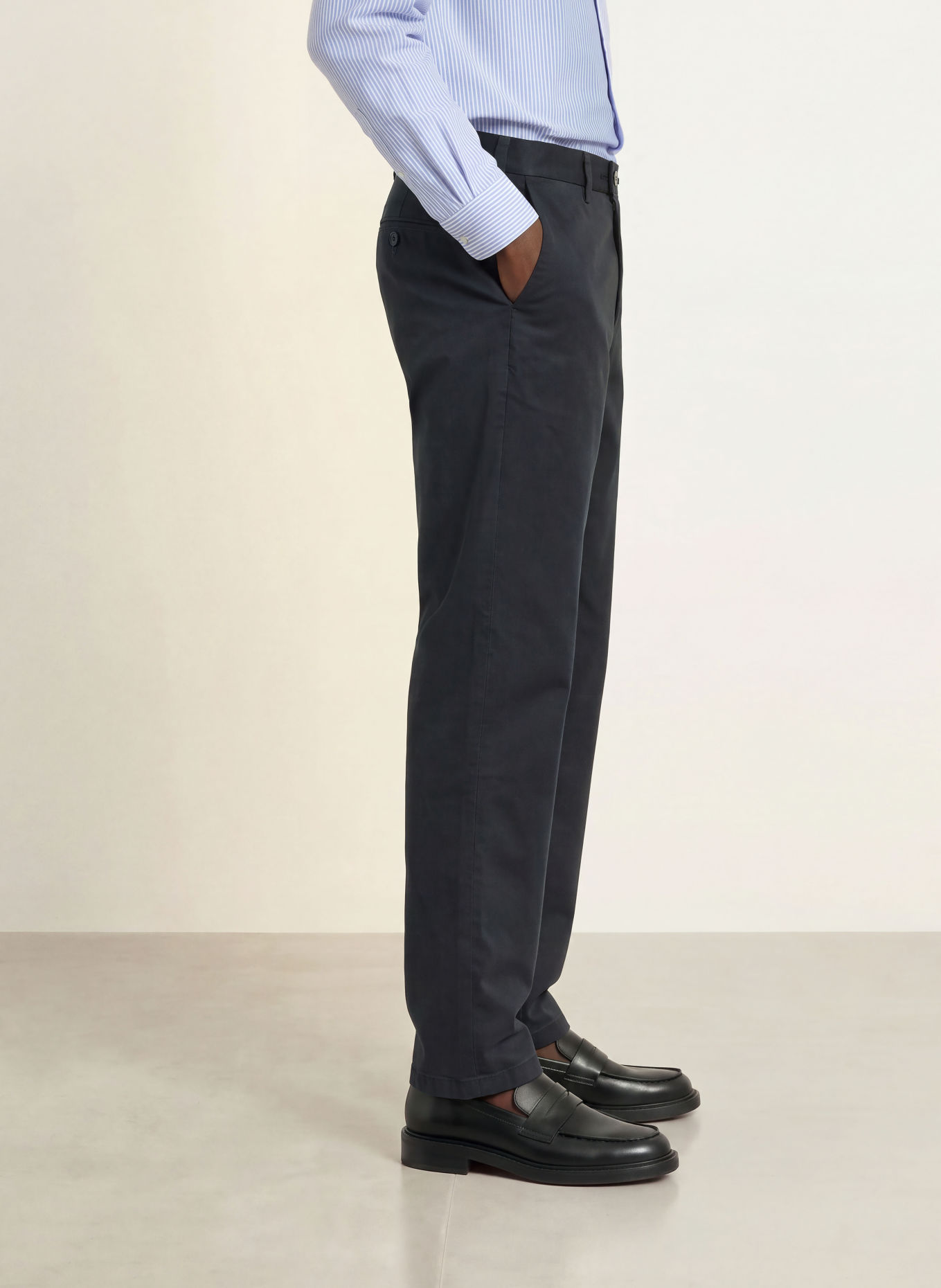 ARKET Chinos EMORY Regular Fit: MØRKEBLÅ