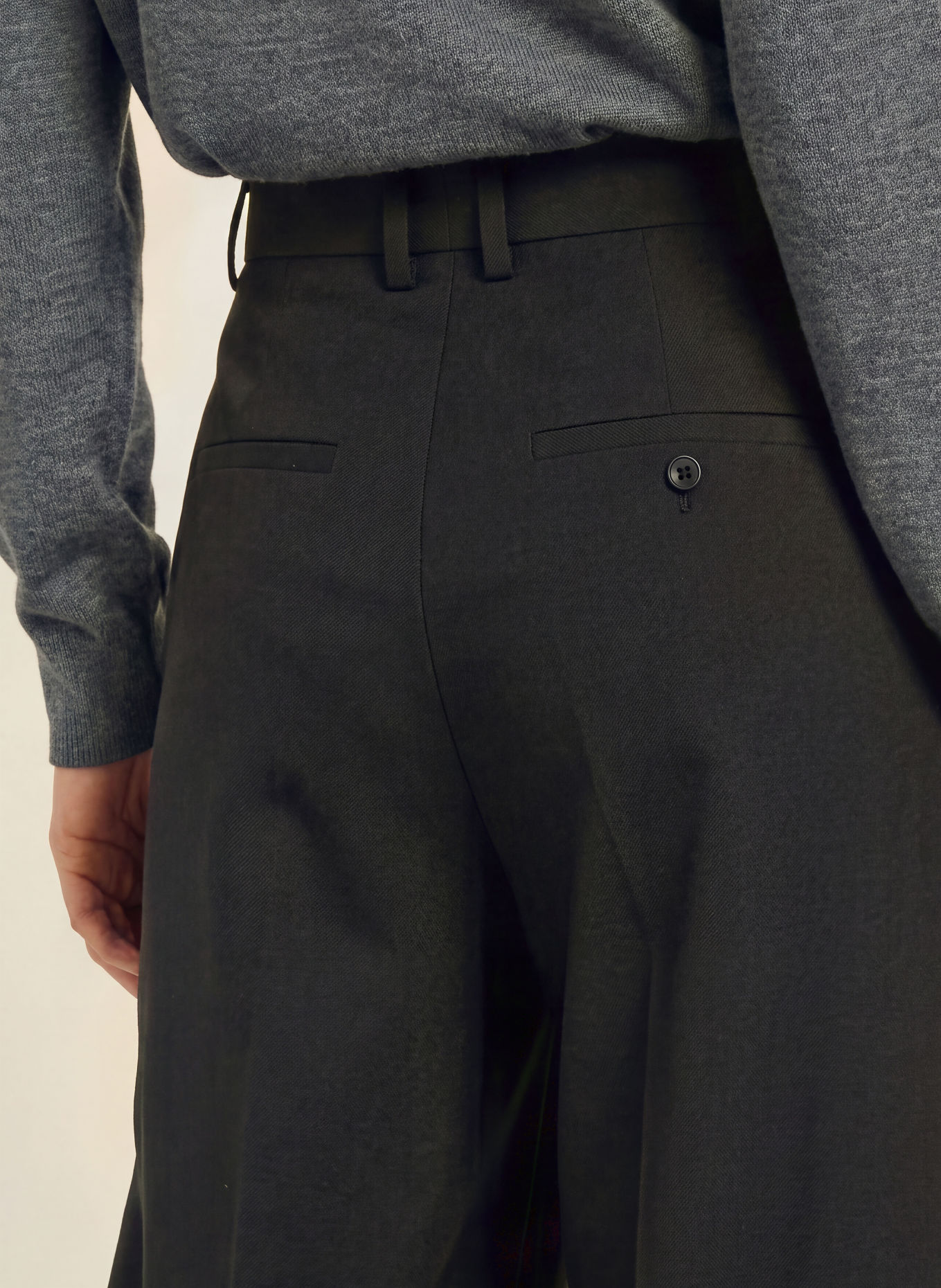 ARKET Marlenehose SALLY AGNELLA: SCHWARZ