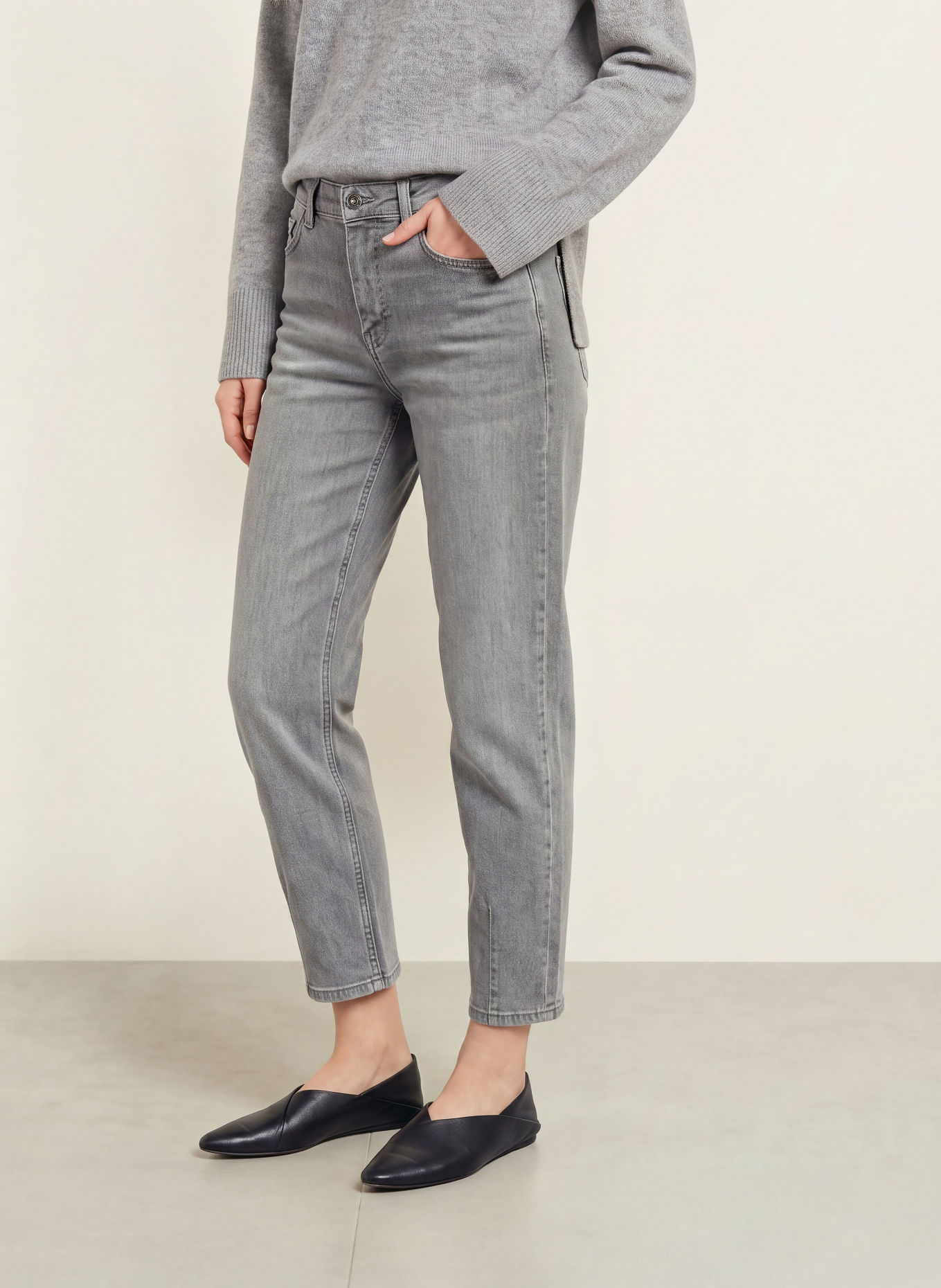 monari Barrel-leg jeans with rhinestones: 846 LIGHT GREY