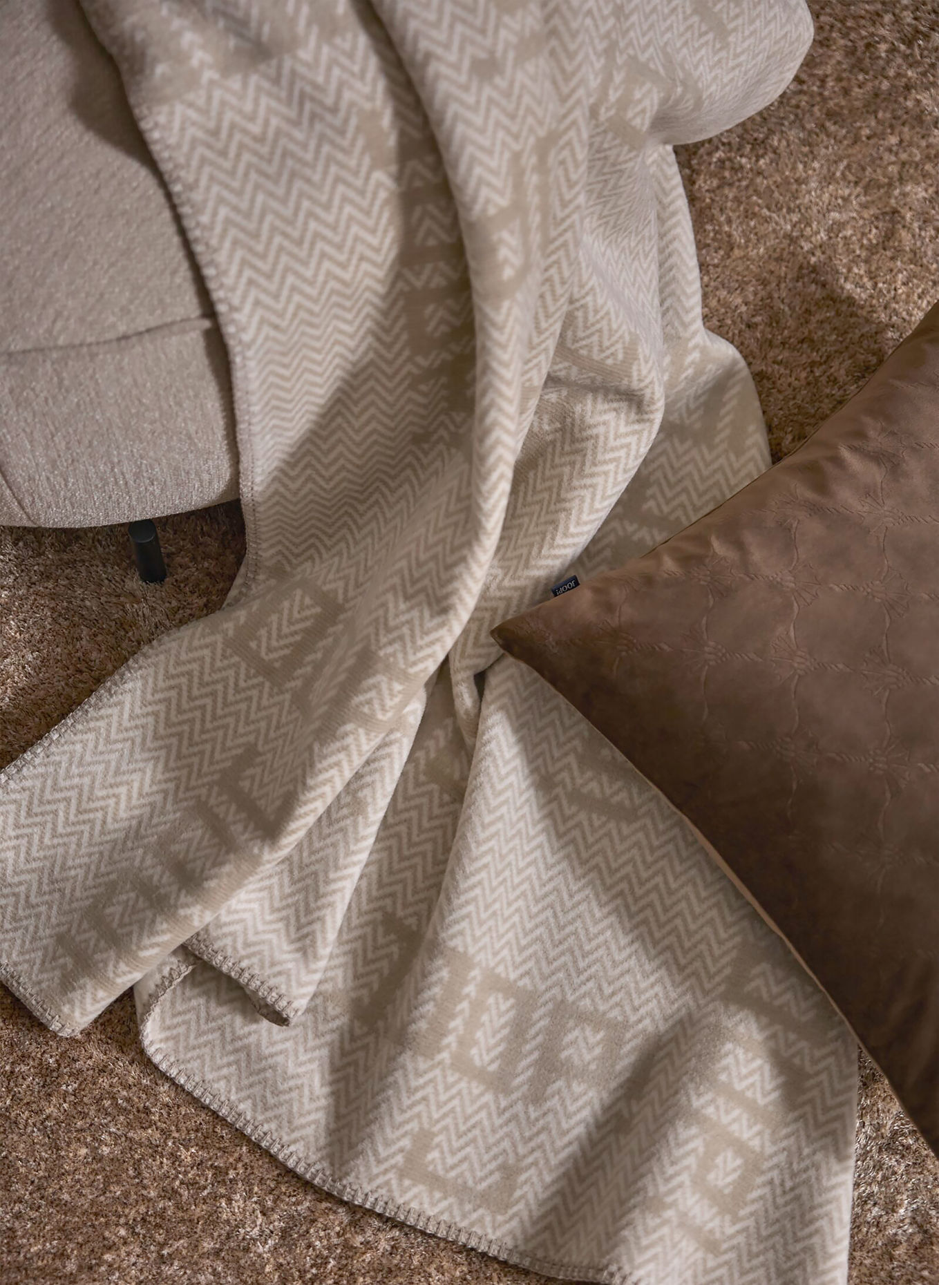 JOOP! Throw blanket: BEIGE / CREAM