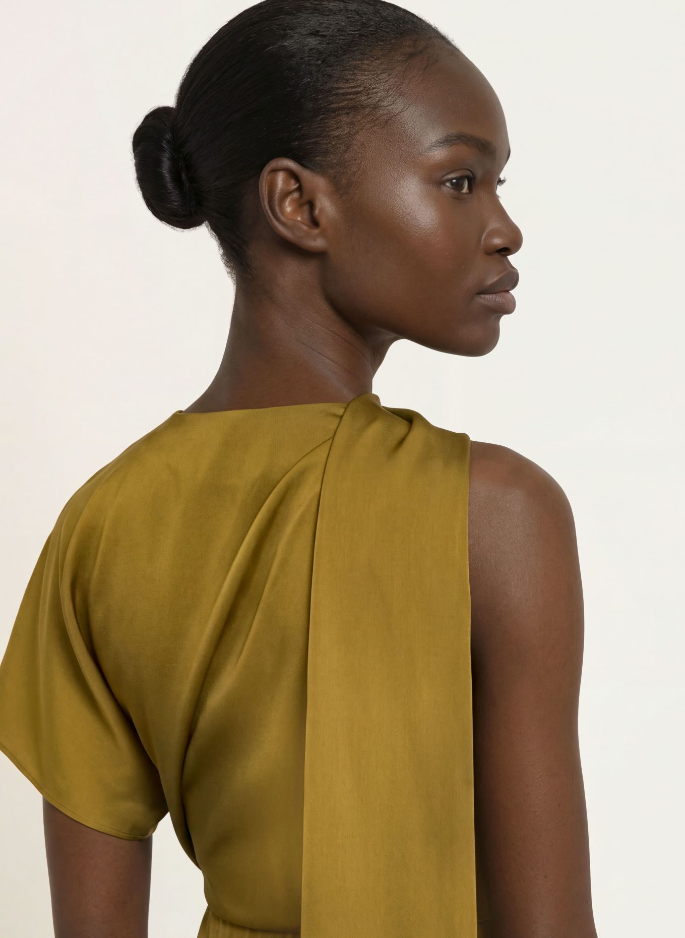 REISS Satijnen jurk NAOMI: KAKI