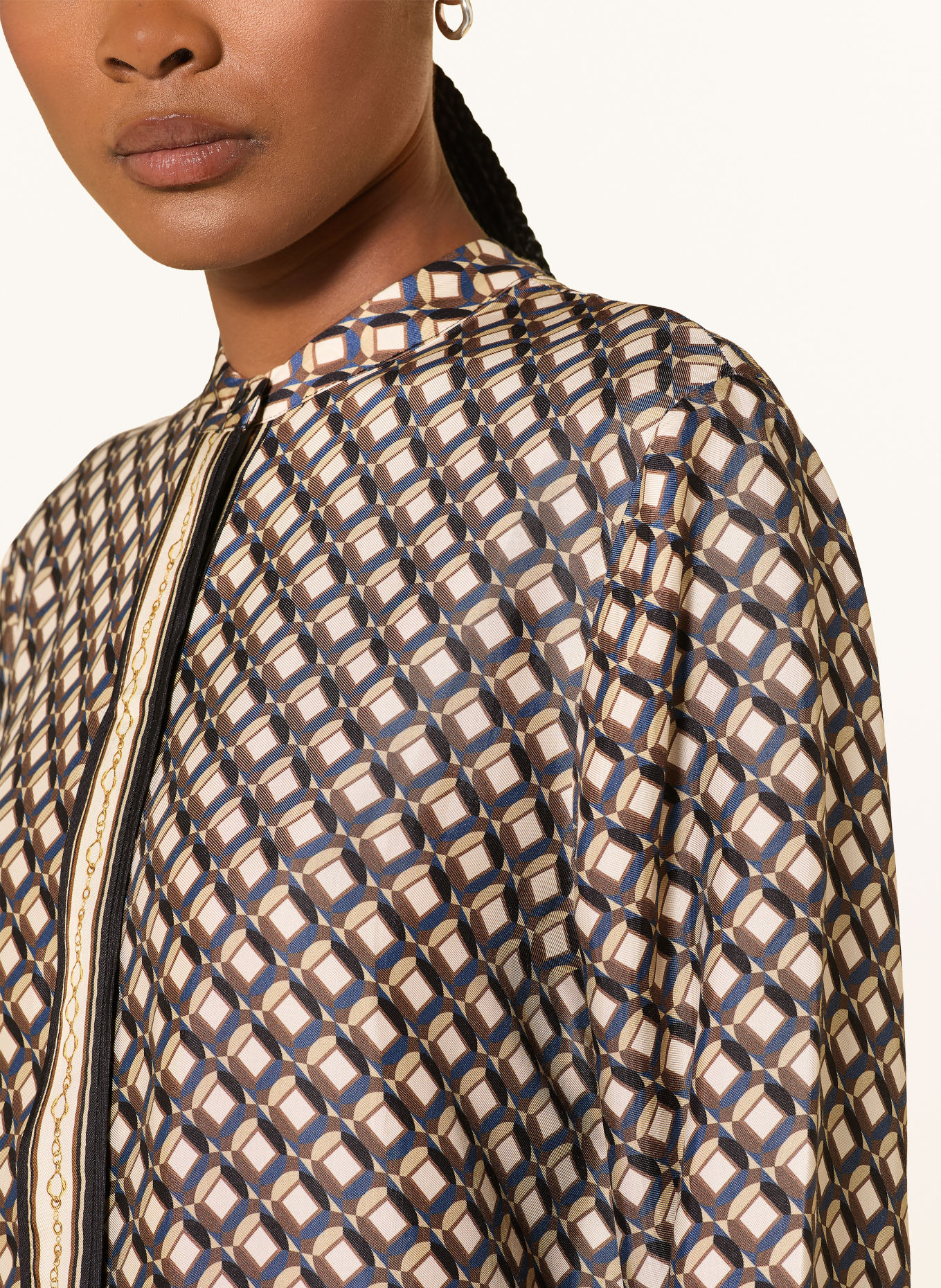 REISS Satijnen blouse CARMINE met afneembare strik: GEEL / BEIGE / ZWART