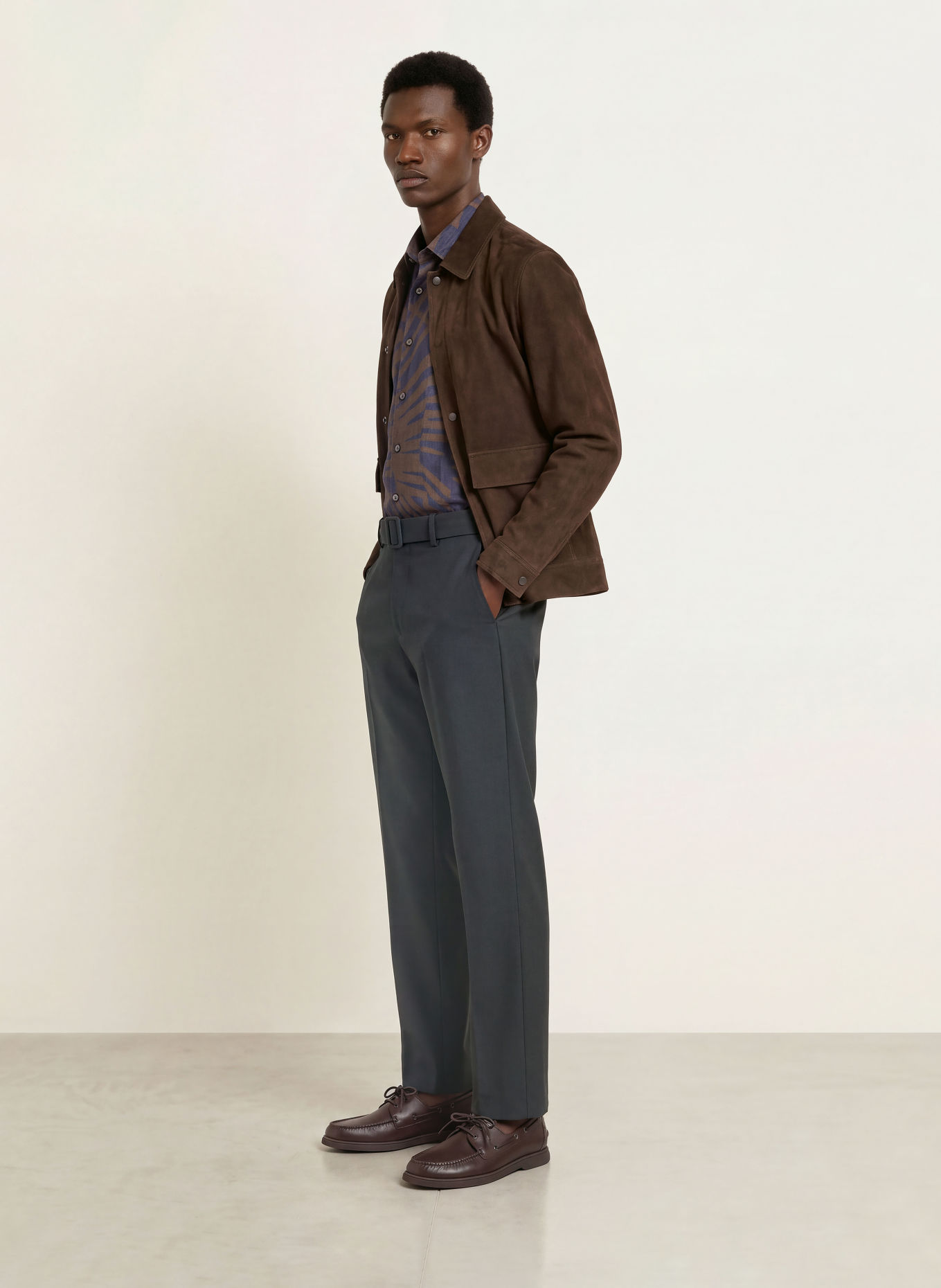 REISS Chino kalhoty PESHI Relaxed Fit: TMAVĚ MODRÁ