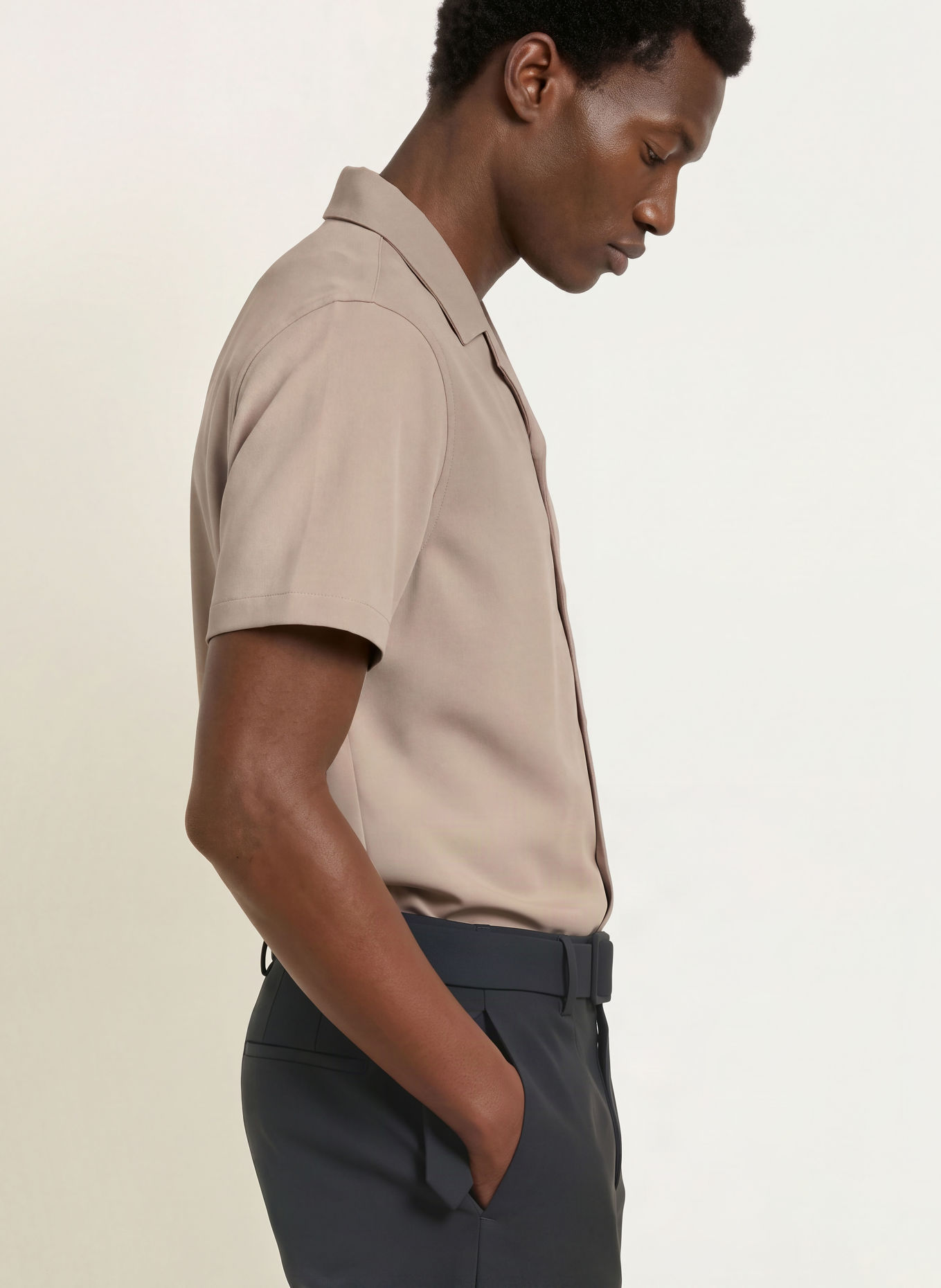 REISS Letní košile RIVER Comfort Fit z džerseje: BÉŽOVÁ