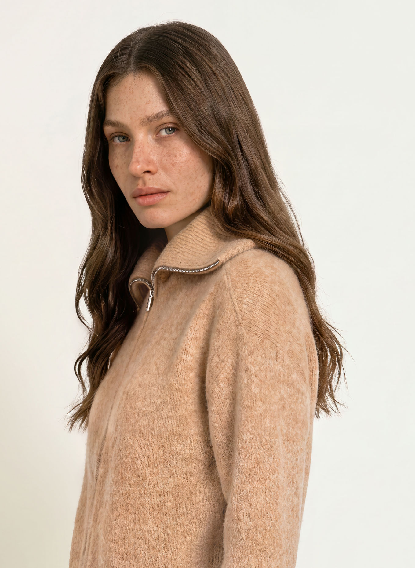 CLAUDIE PIERLOT Kardigan z moheru: CAMELOWY