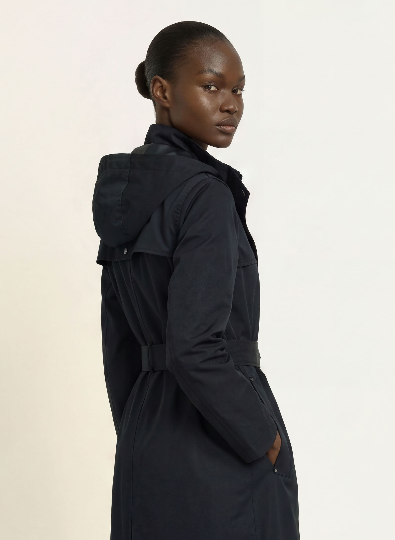 HOBBS Trenchcoat FELICIA: MÖRKBLÅ