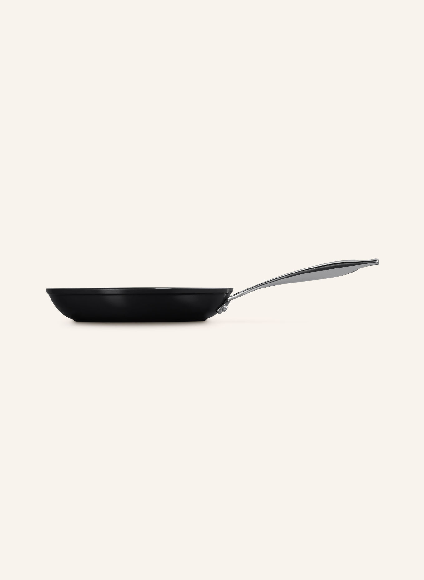 LE CREUSET Stekpanna ESSENTIAL: NO COLOR