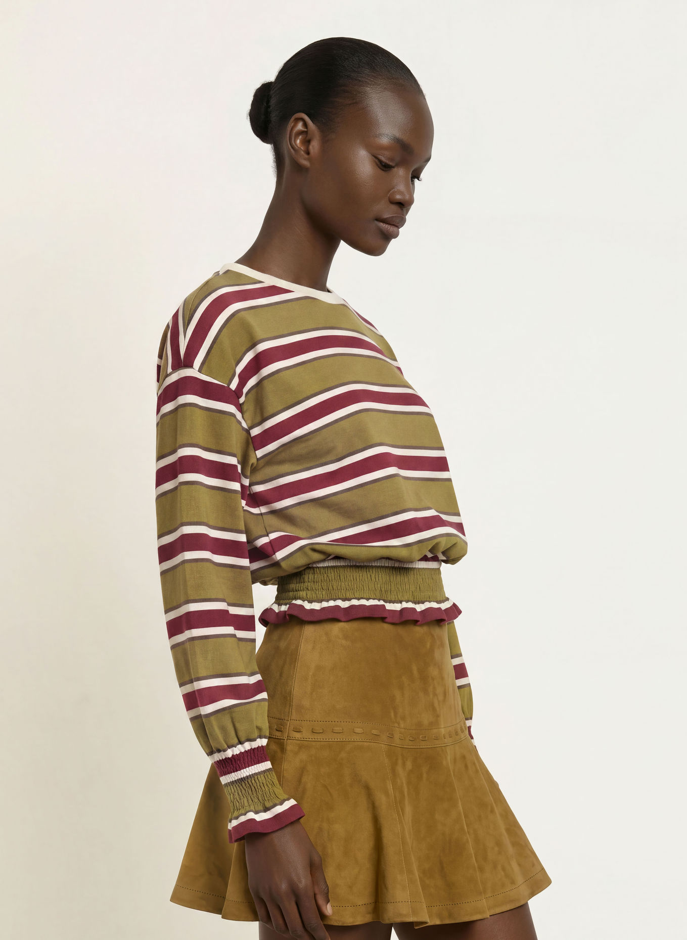 CLAUDIE PIERLOT Longsleeve mit Rüschen: OLIV / DUNKELROT / WEISS