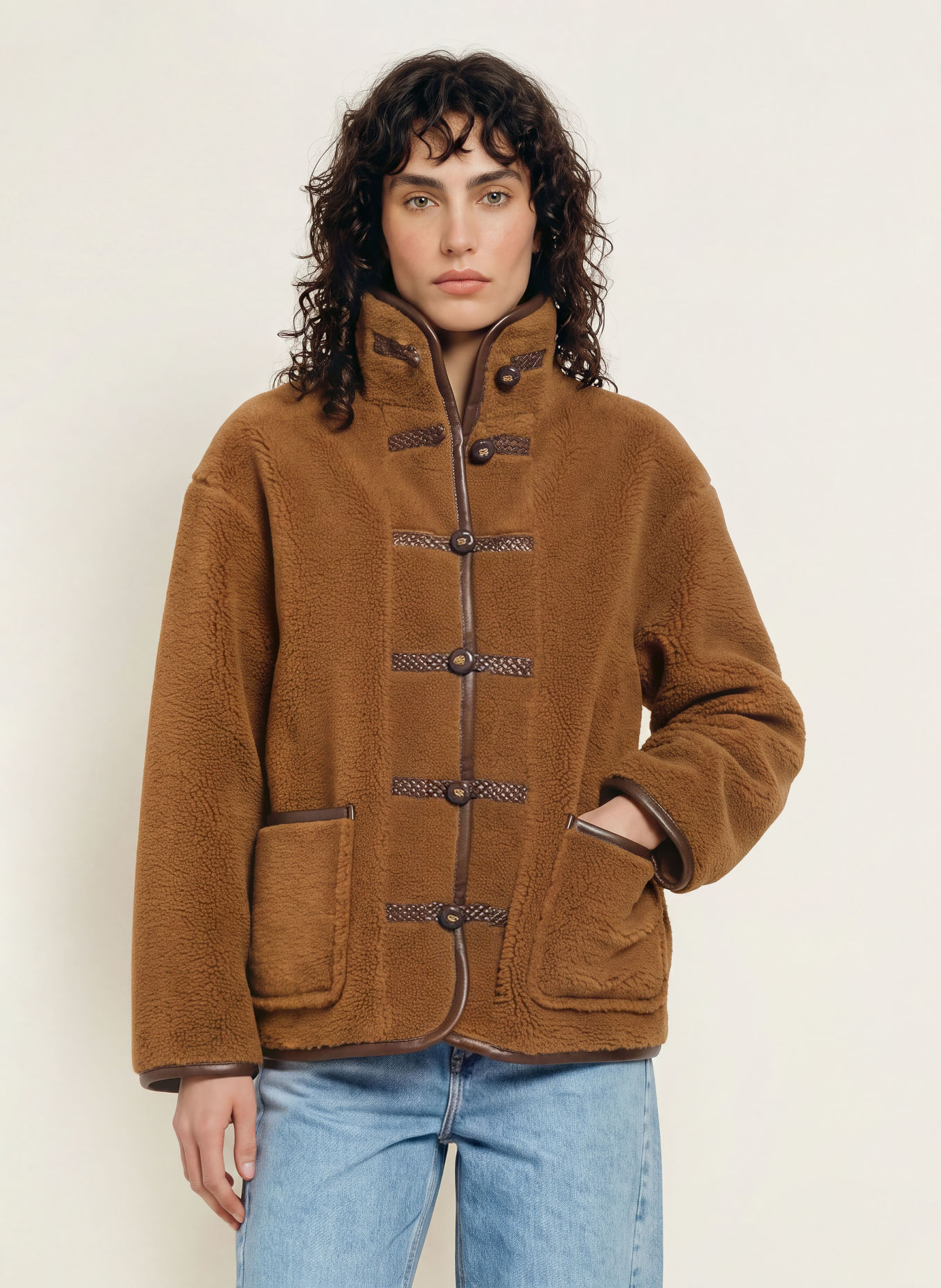 SANDRO Teddyfell-Jacke: BRAUN / DUNKELBRAUN
