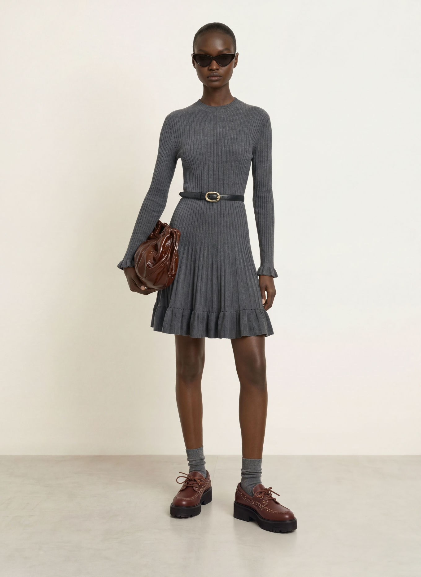 maje Strickkleid mit Volants: DUNKELGRAU