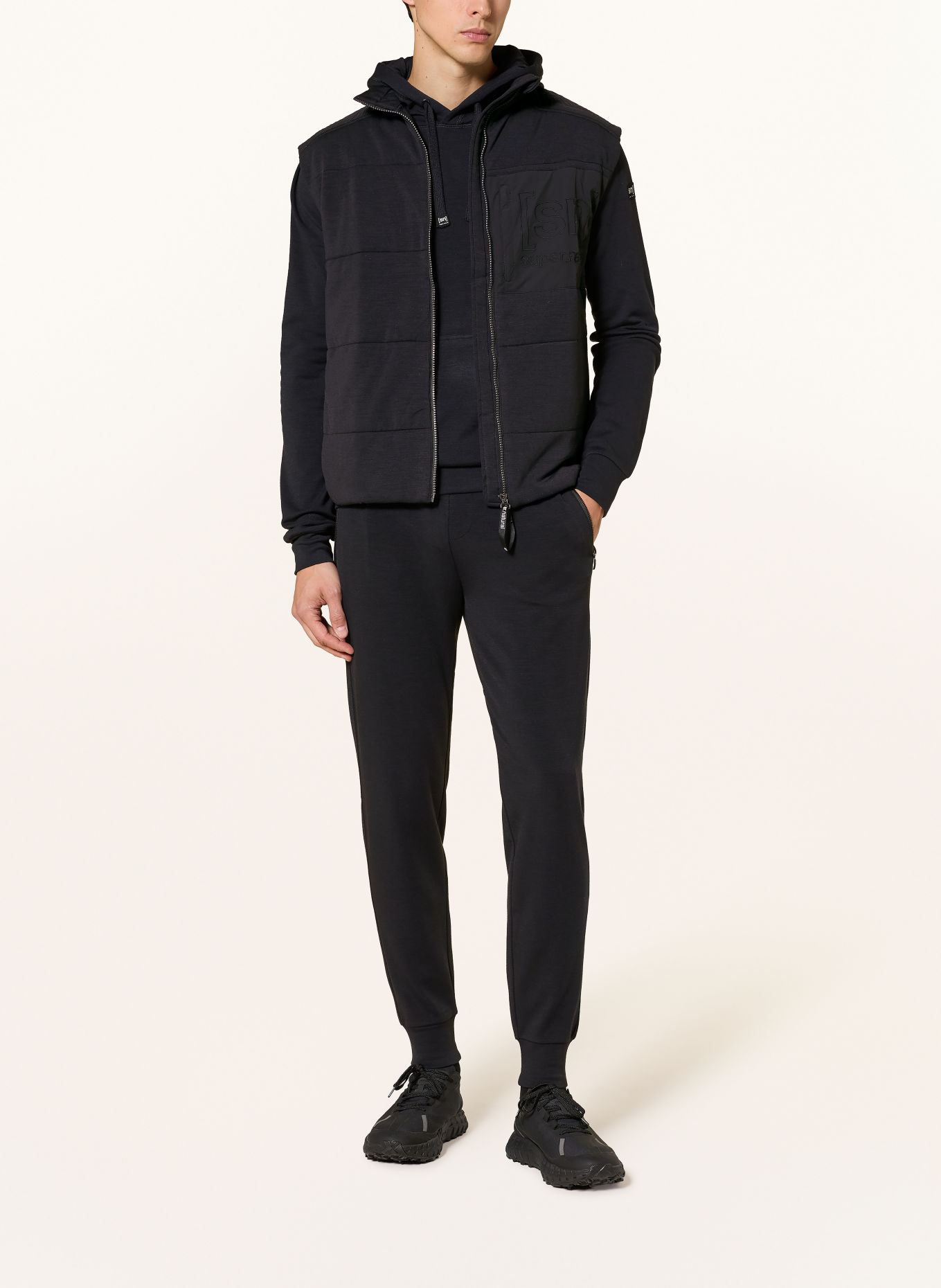super.natural SHIELD DWR Functional Vest with Merino Wool: BLACK