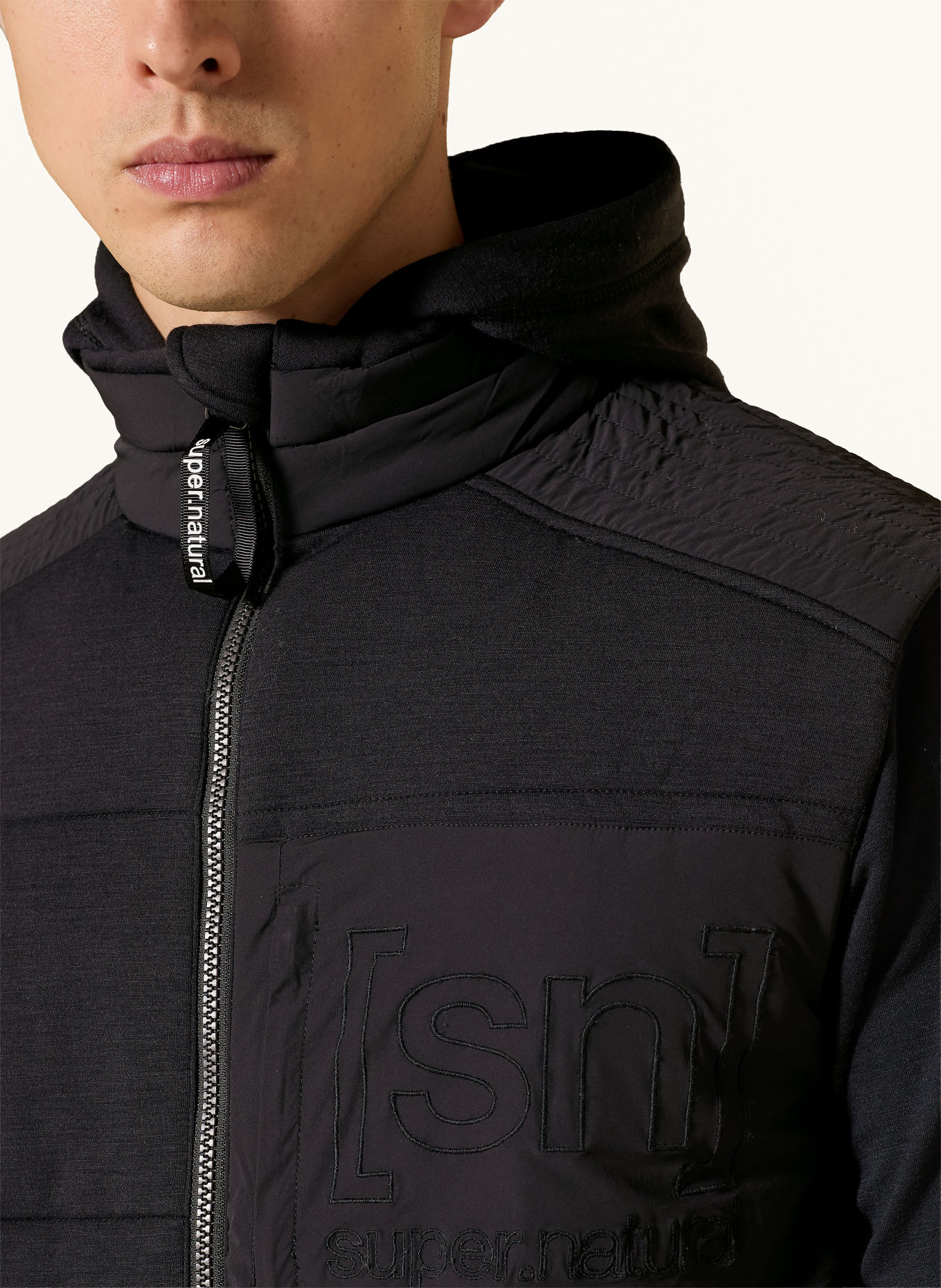 super.natural SHIELD DWR Functional Vest with Merino Wool: BLACK