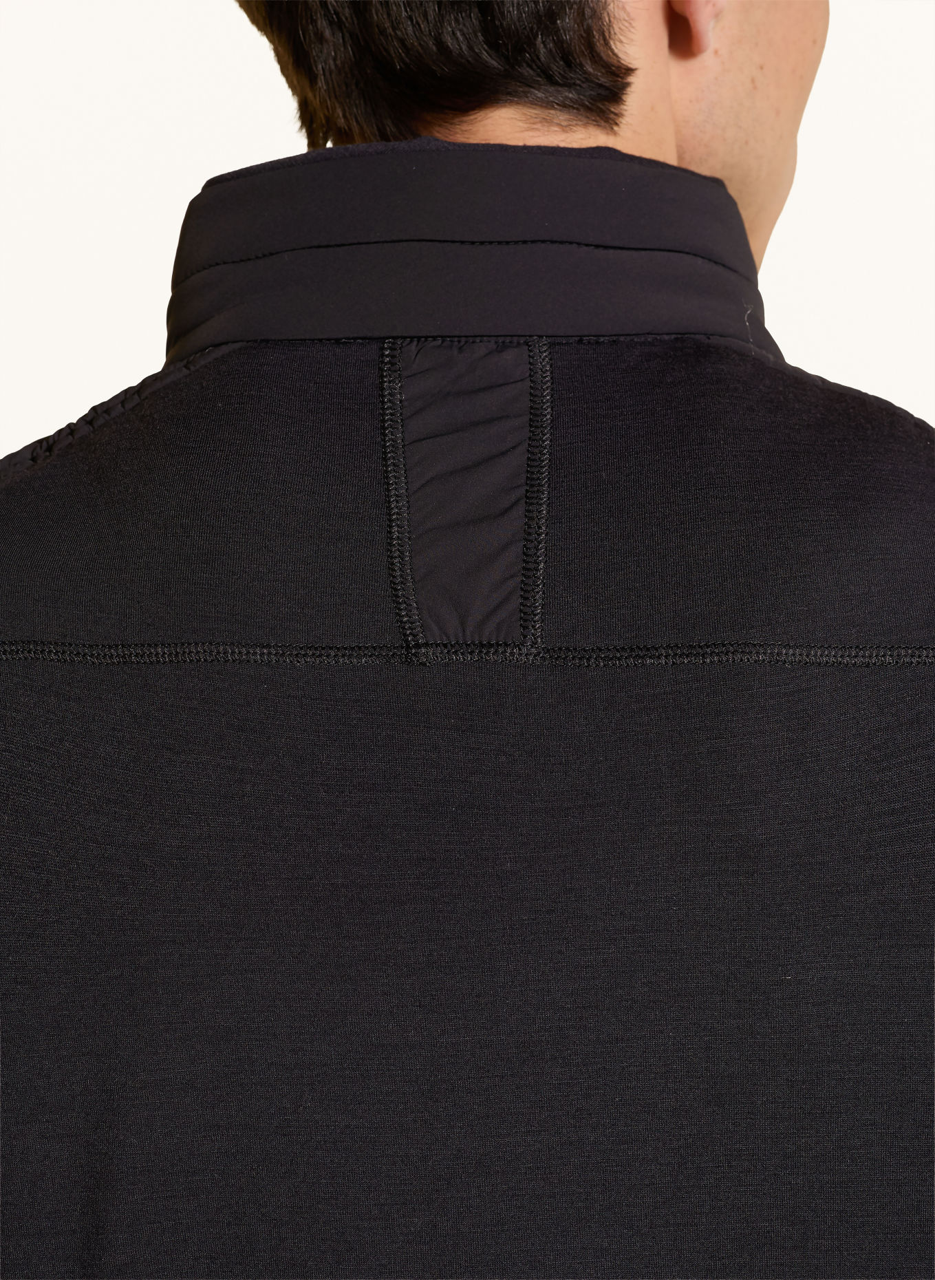 super.natural SHIELD DWR Functional Vest with Merino Wool: BLACK