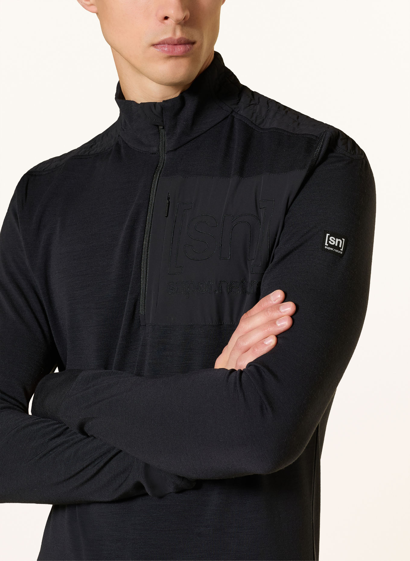 super.natural Mellanlager SHOULDER GUARD med merinoull: SVART