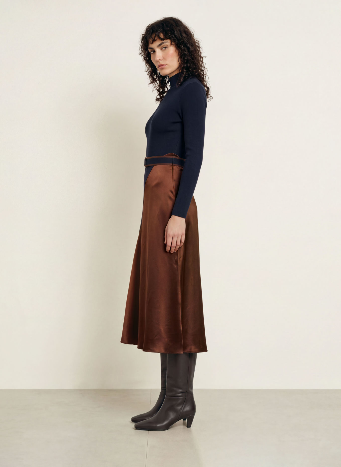 REISS MISTY Knit Dress in a mix of materials: DARK BLUE / BROWN