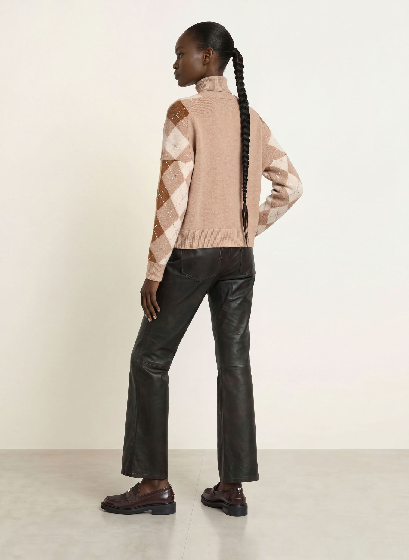 maje Strickjacke mit Schmucksteinen: BEIGE / BRAUN / CREME