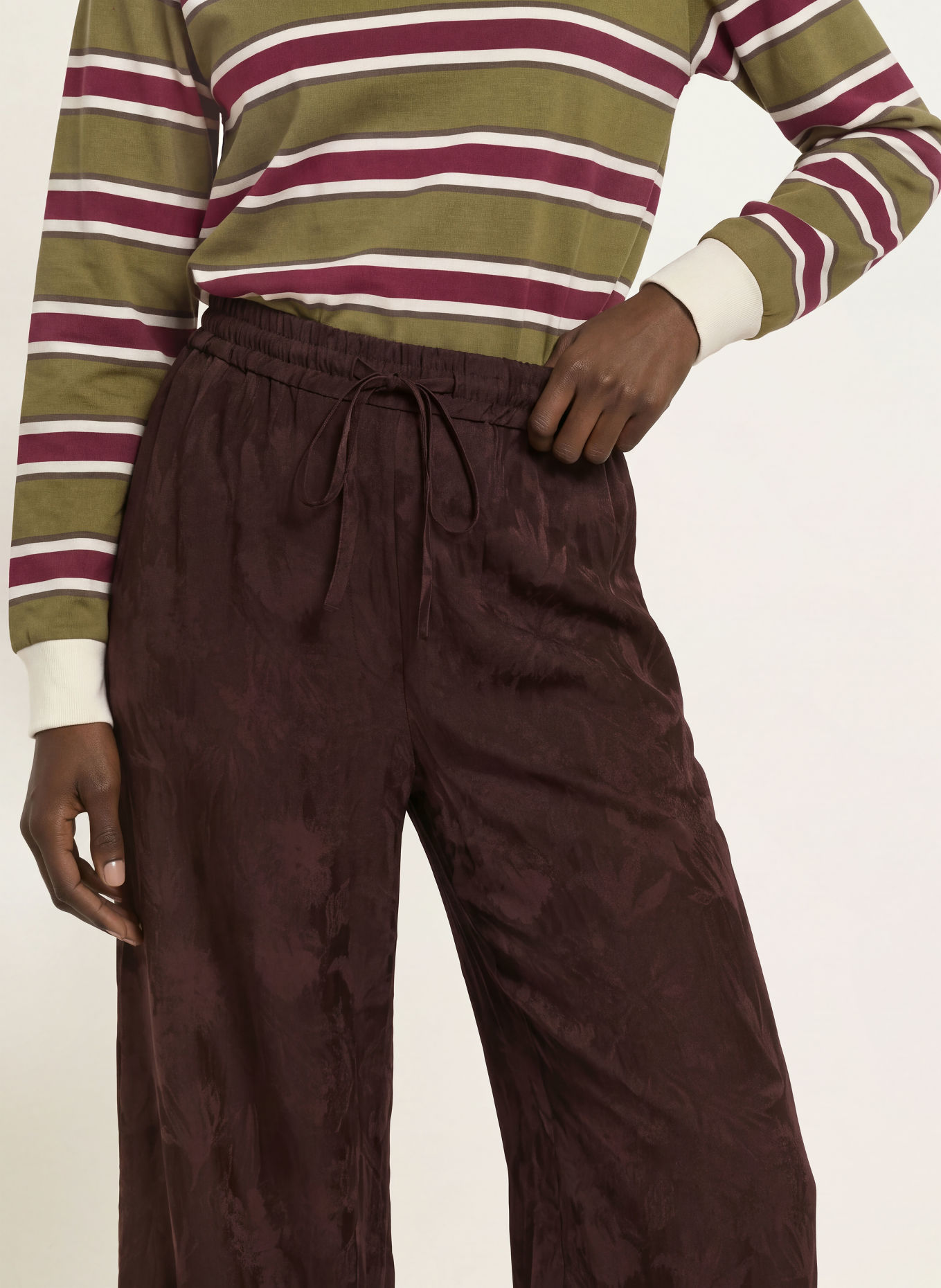 CLAUDIE PIERLOT Jacquard-Hose: DUNKELBRAUN