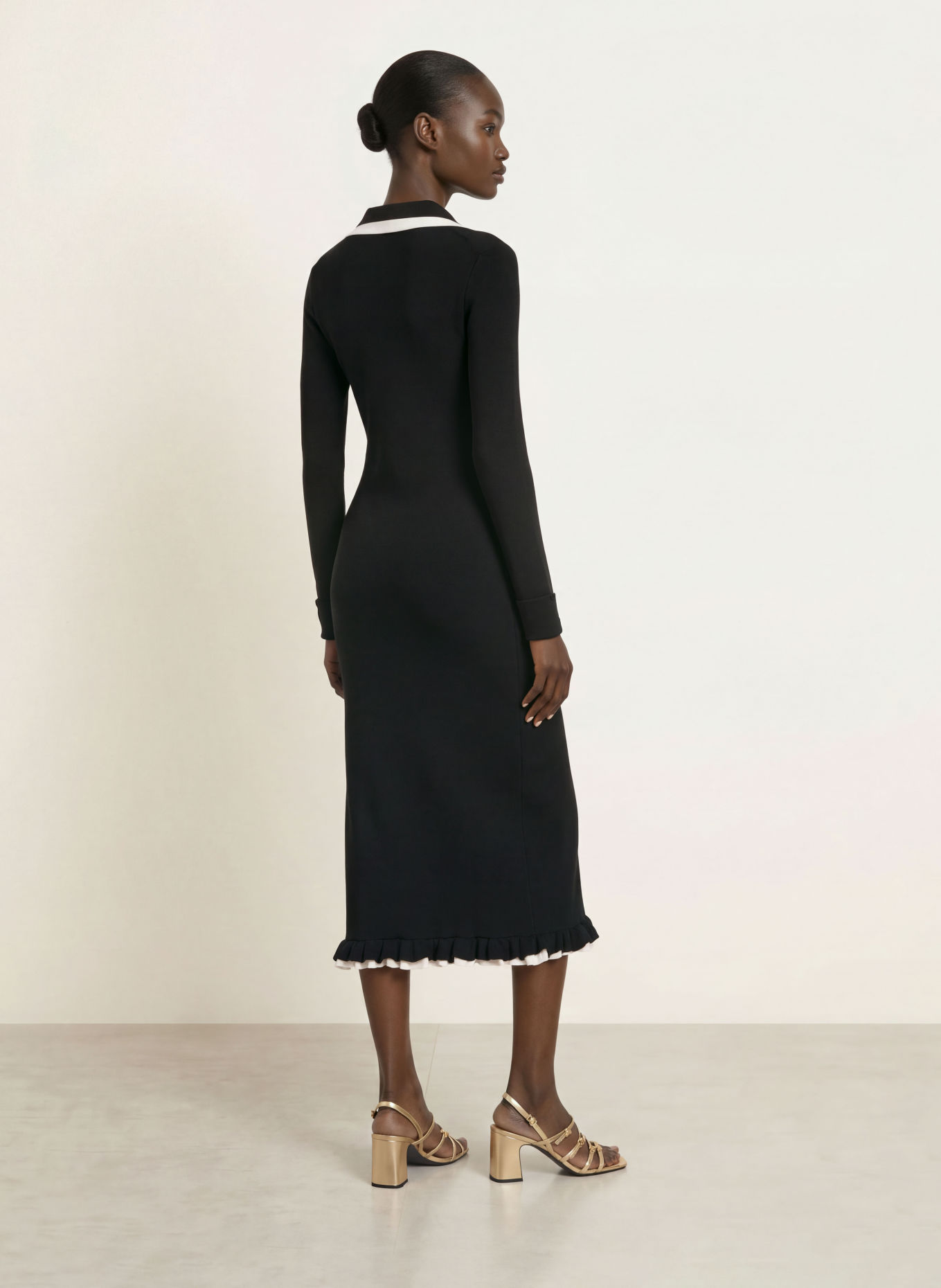 CLAUDIE PIERLOT Strickkleid: SCHWARZ / WEISS