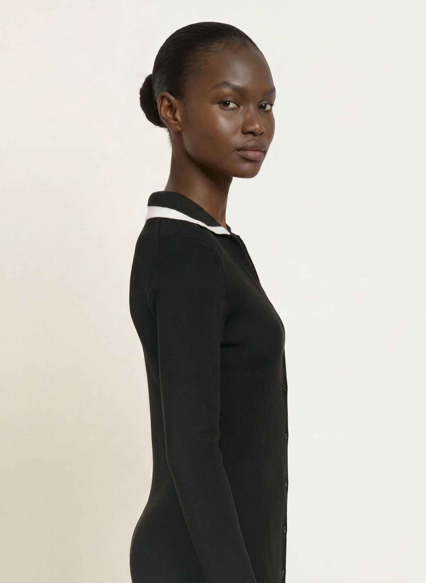 CLAUDIE PIERLOT Strickkleid: SCHWARZ / WEISS