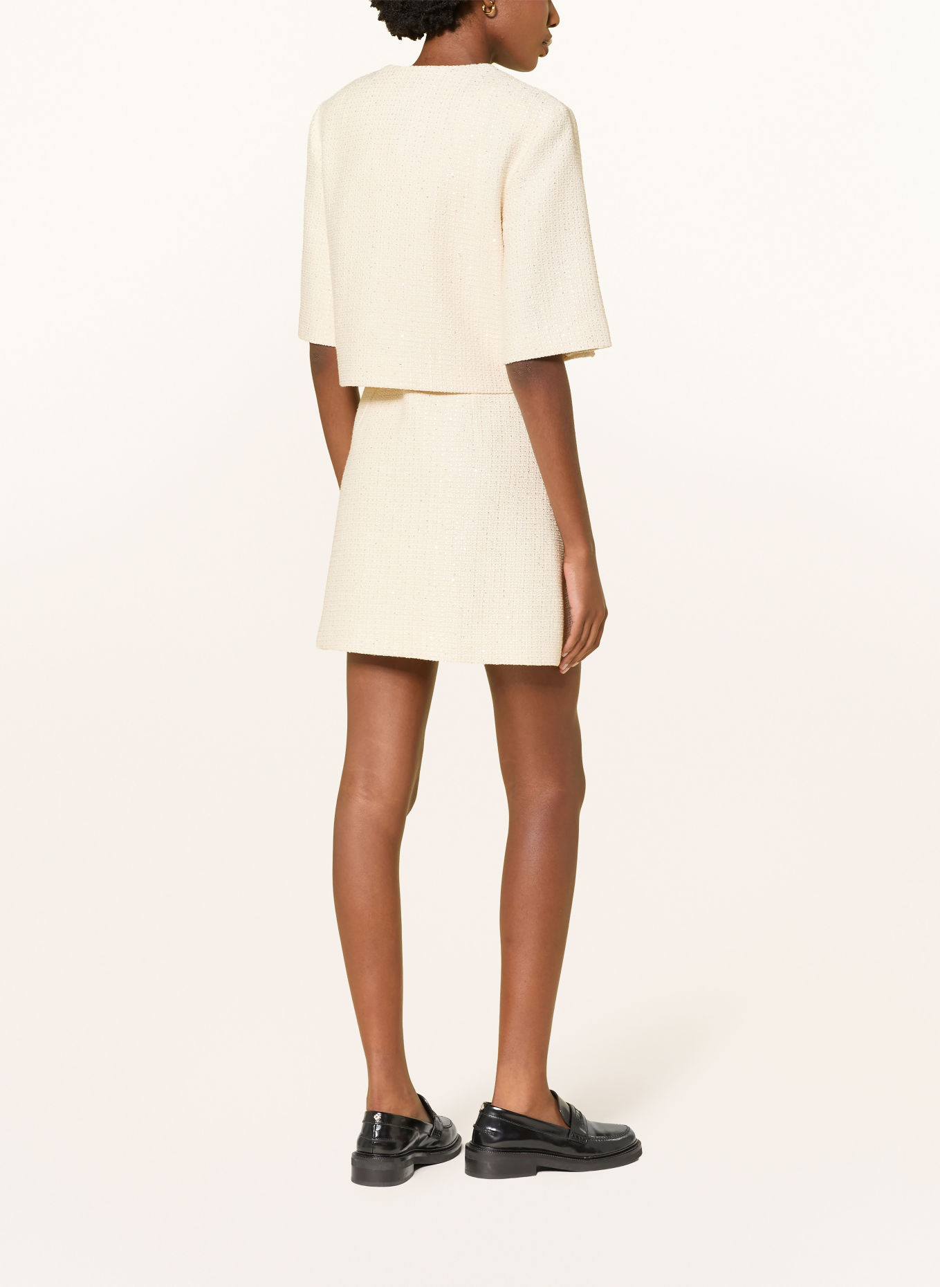 maje Set: Bouclé-Kleid und Jacke mit Pailletten: CREME