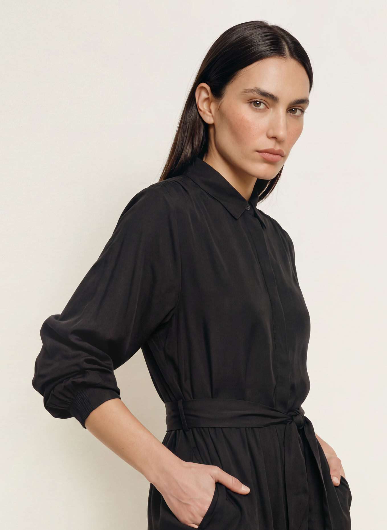 ALLSAINTS Satinkleid NOORA mit Seide: SCHWARZ