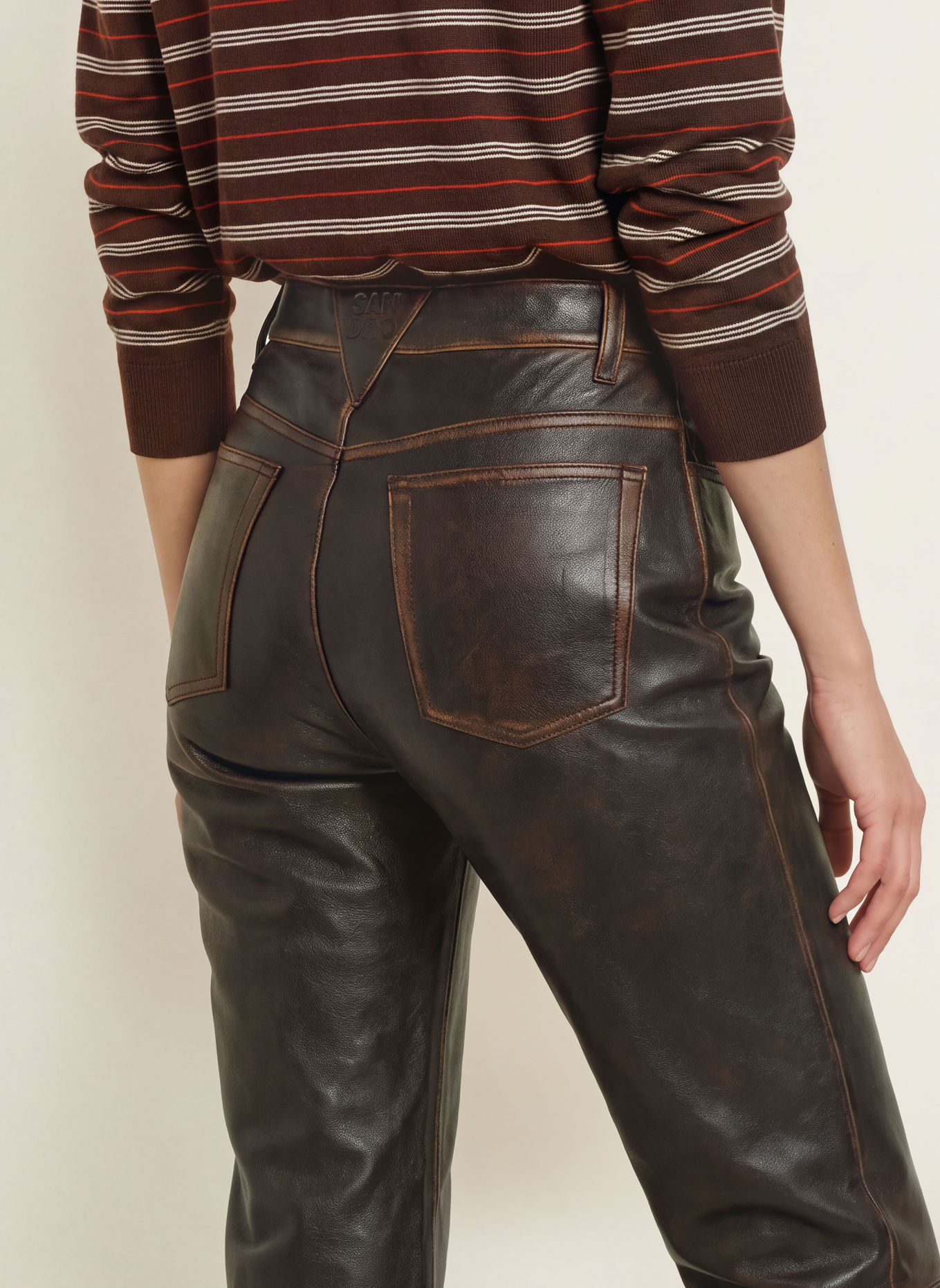SANDRO Bootcut-Hose aus Leder: DUNKELBRAUN