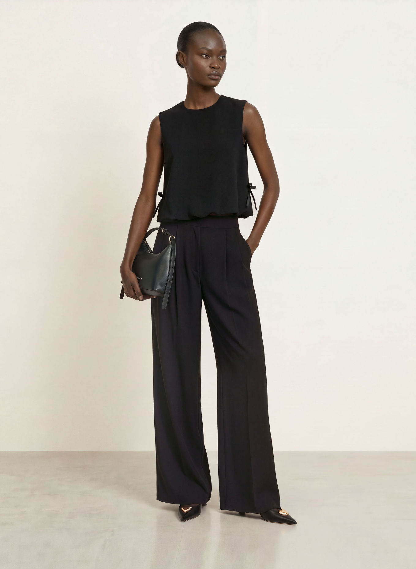 CLAUDIE PIERLOT Top: SCHWARZ
