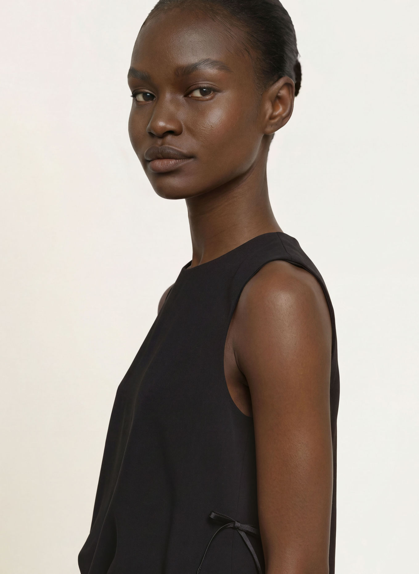 CLAUDIE PIERLOT Top: SCHWARZ