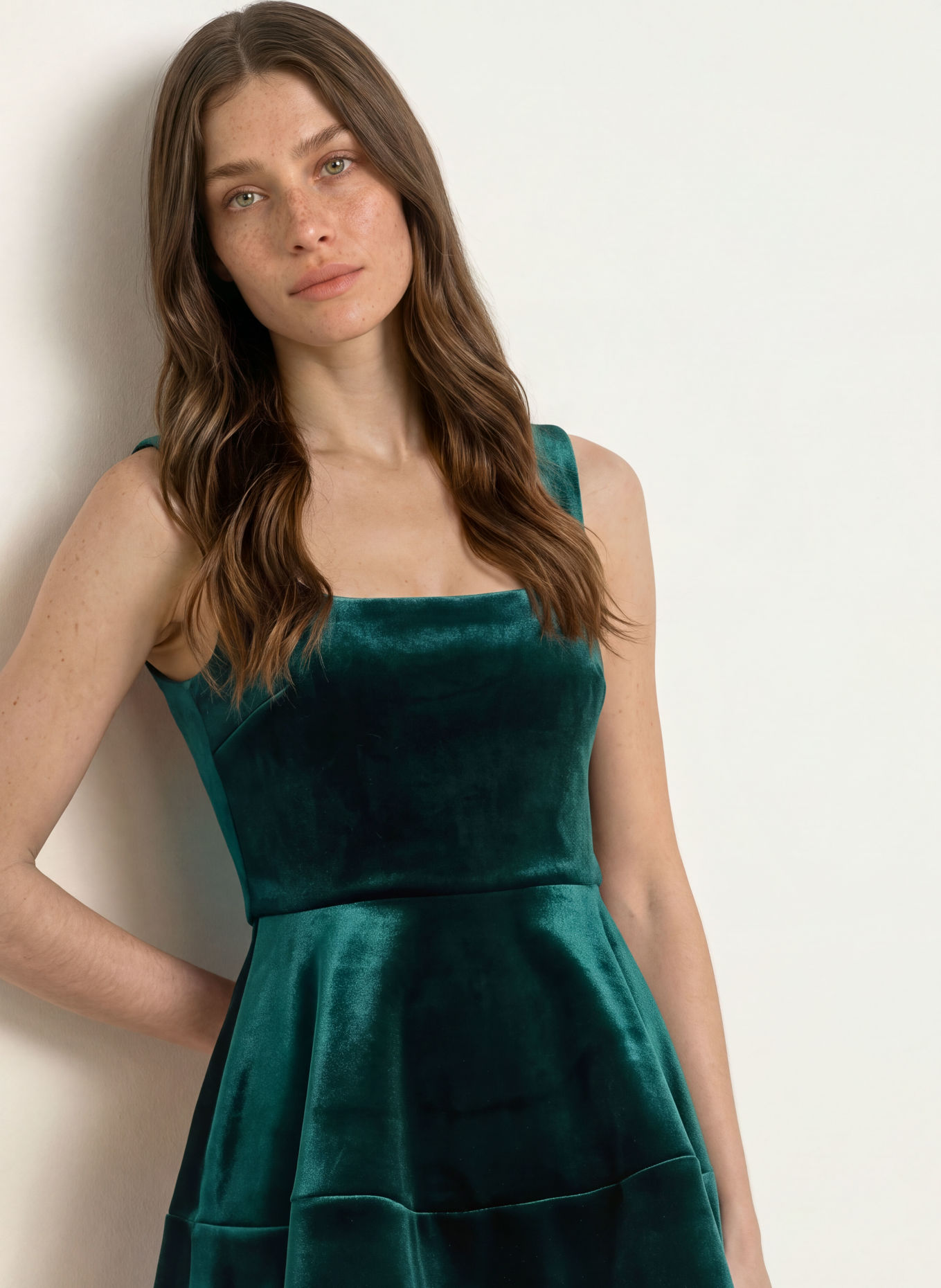 maje Samtkleid: DUNKELGRÜN
