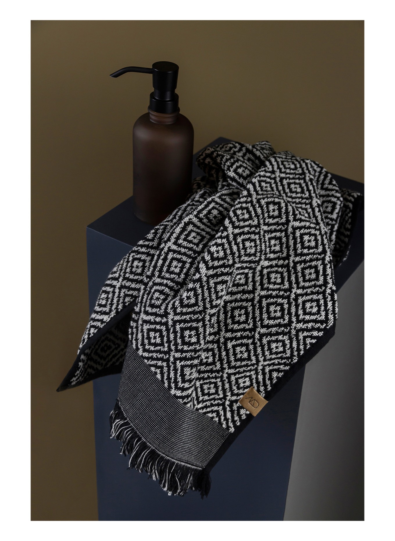 METTE DITMER Set of 2 guest towels MOROCCO, Color: BLACK/ WHITE (Image 5)