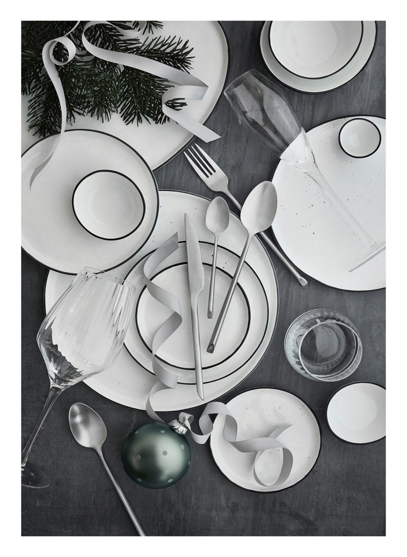 BROSTE COPENHAGEN Set of 4 dinner plates SALT, Color: WHITE/ BLACK (Image 3)