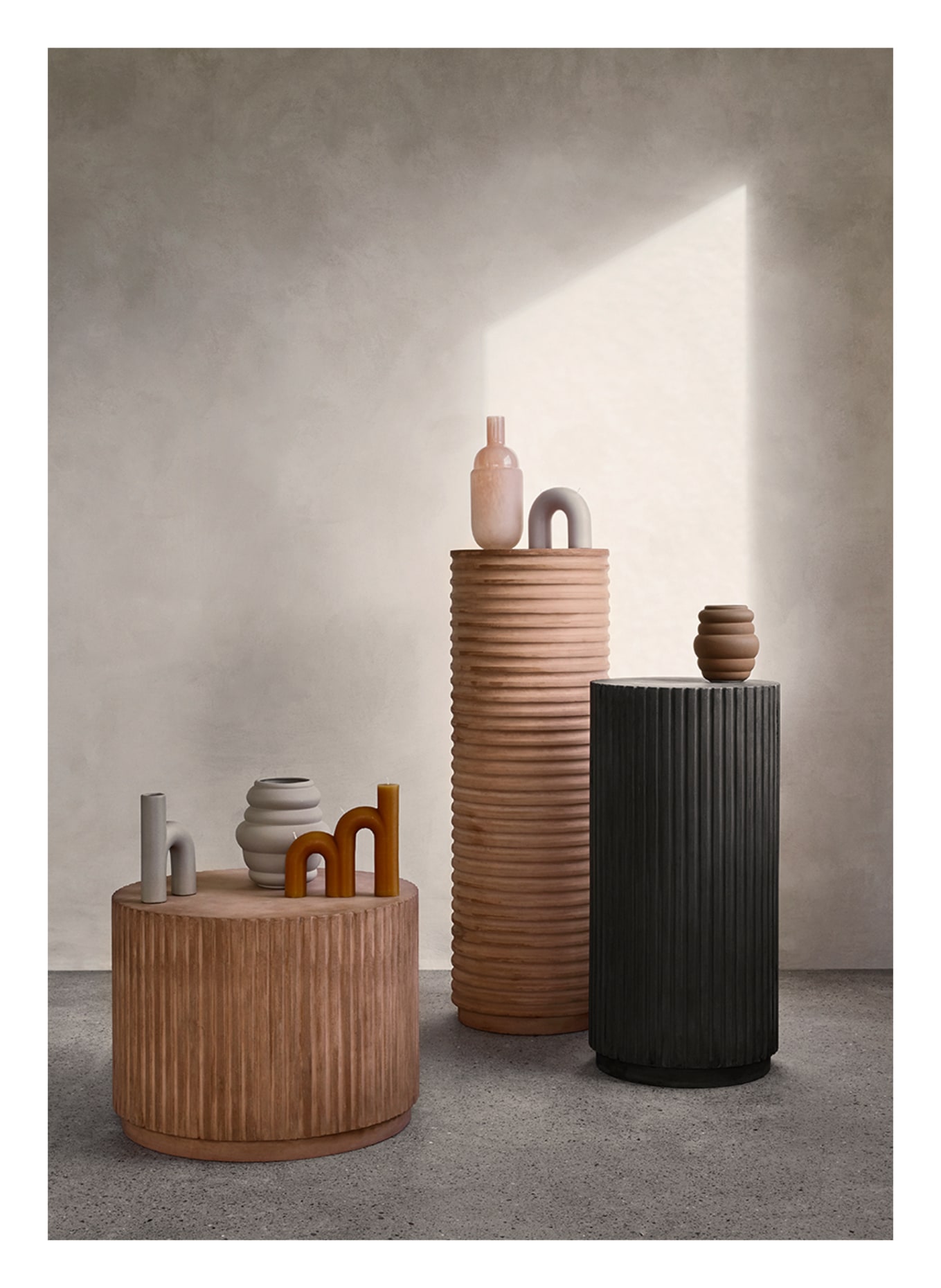 BROSTE COPENHAGEN Candle BEND: LIGHT GRAY