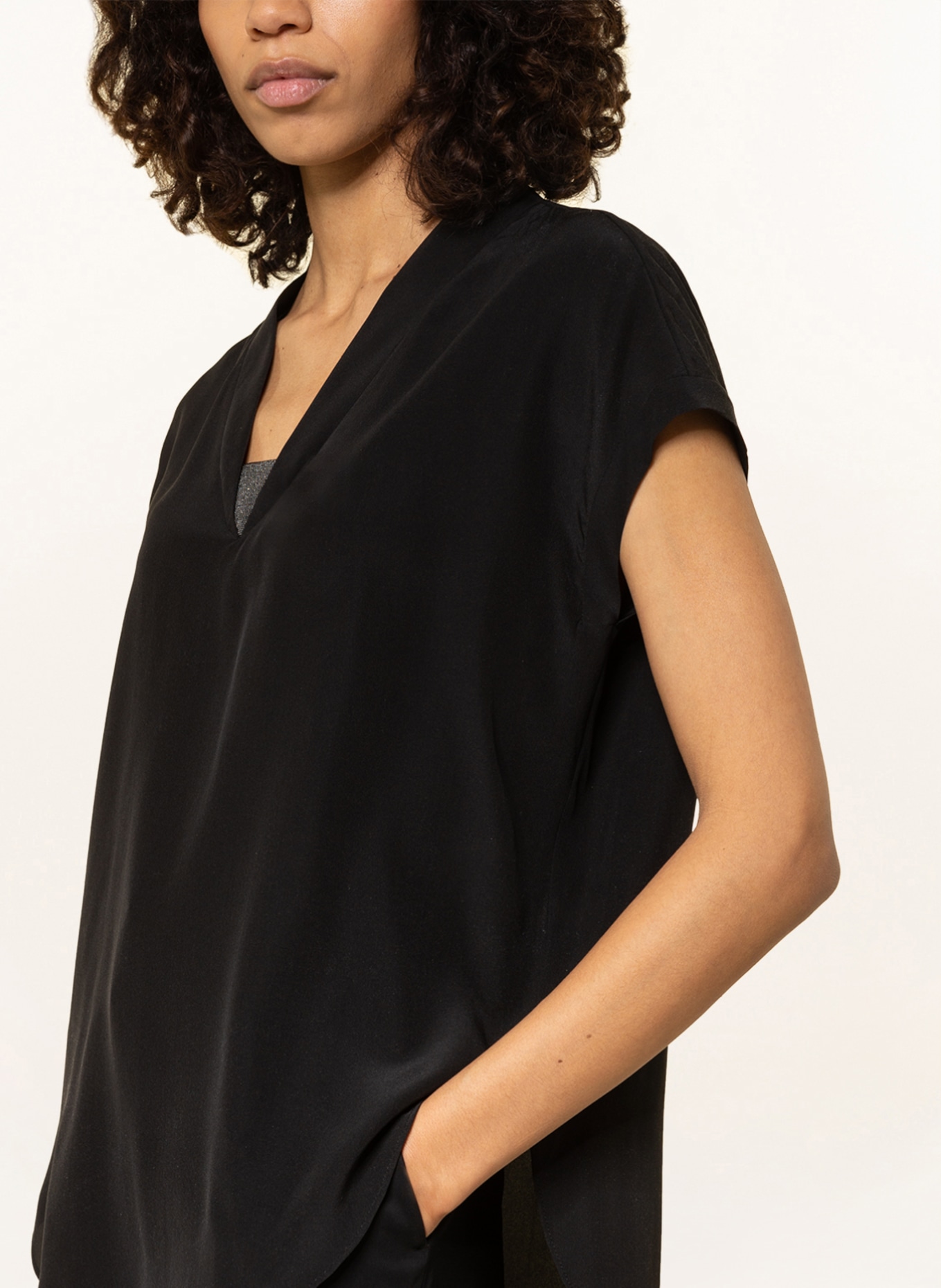 BRUNELLO CUCINELLI Blouse-style shirt in silk, Color: BLACK (Image 4)