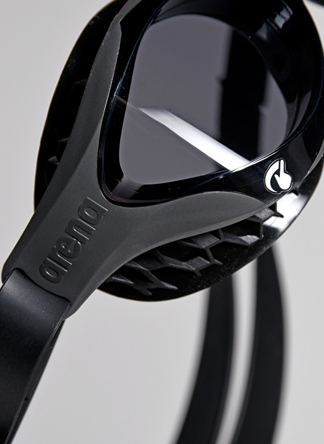 arena Plavecké brýle AIR-BOLD: ČERNÁ