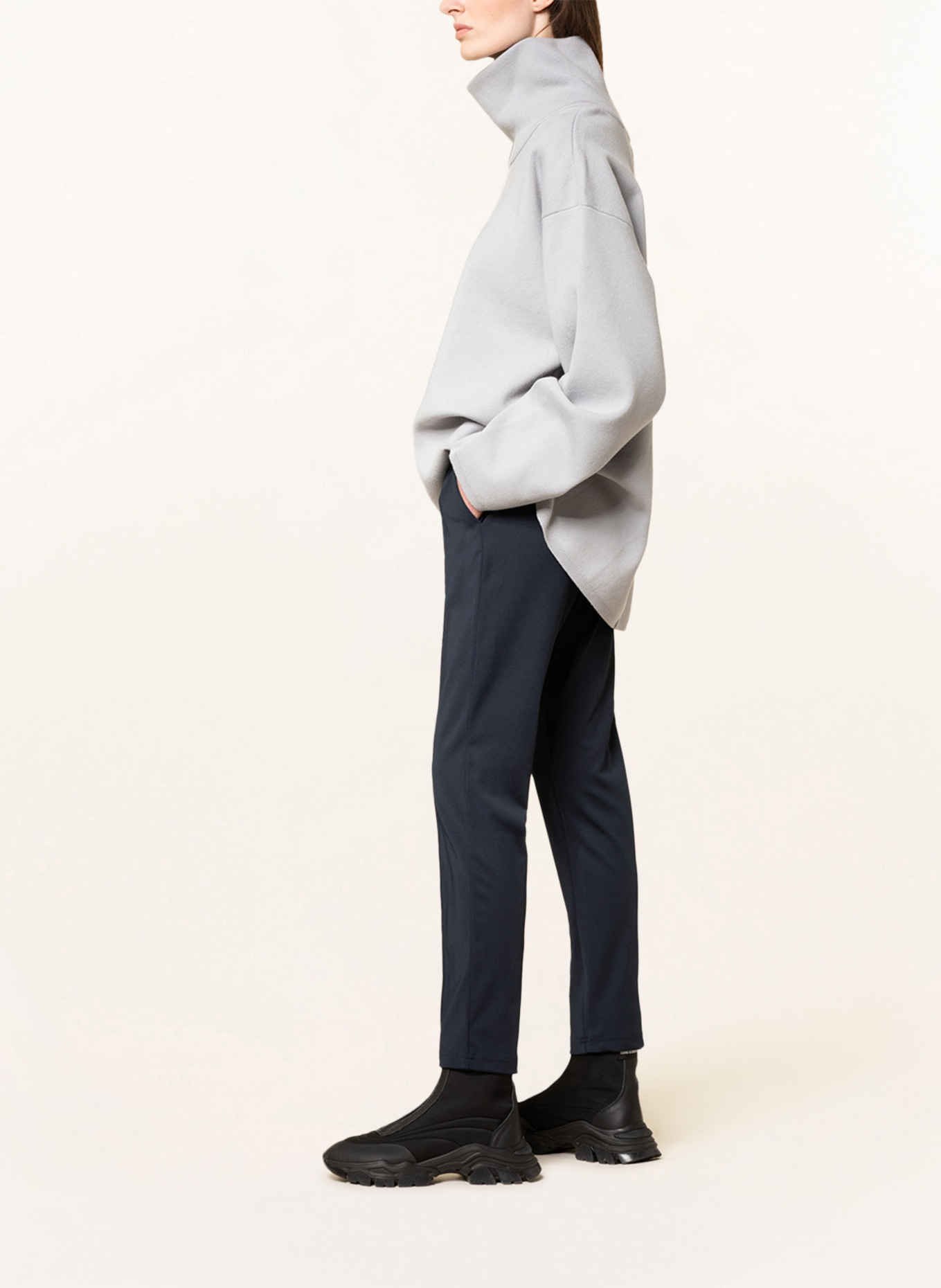 ELIAS RUMELIS Spodnie ERLENI w stylu dresowym, Kolor: GRANATOWY (Obrazek 4)