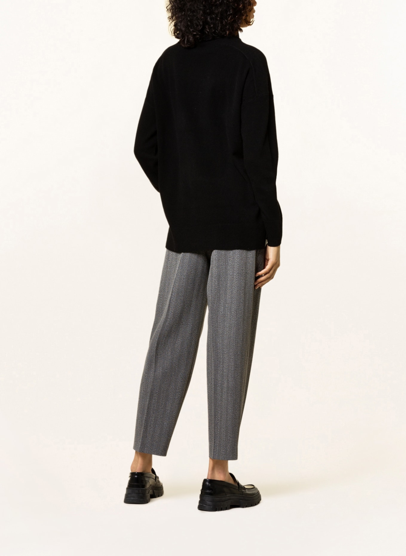 WHISTLES Turtleneck sweater in cashmere, Color: BLACK (Image 3)